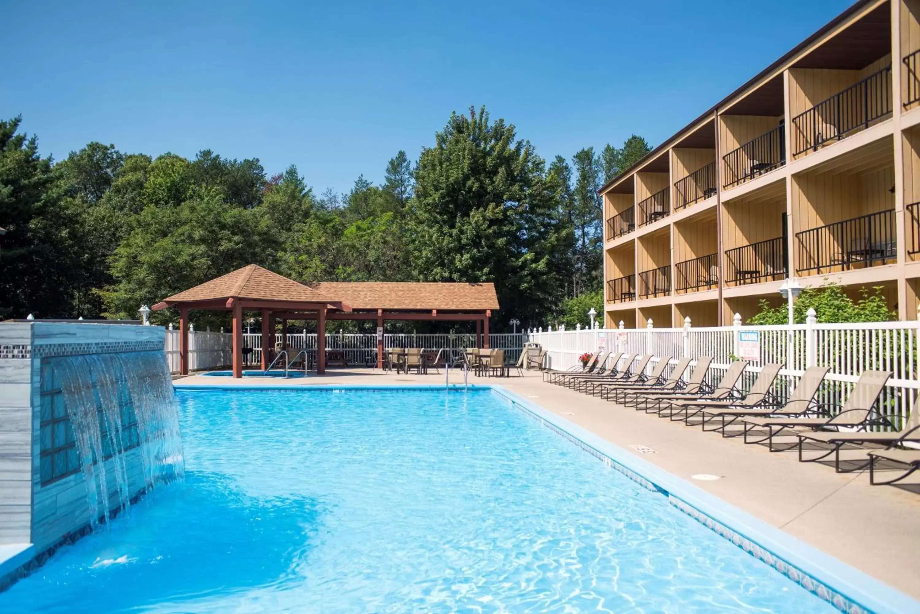 On site, Swimming Pool in Best Western Ambassador Inn & Suites