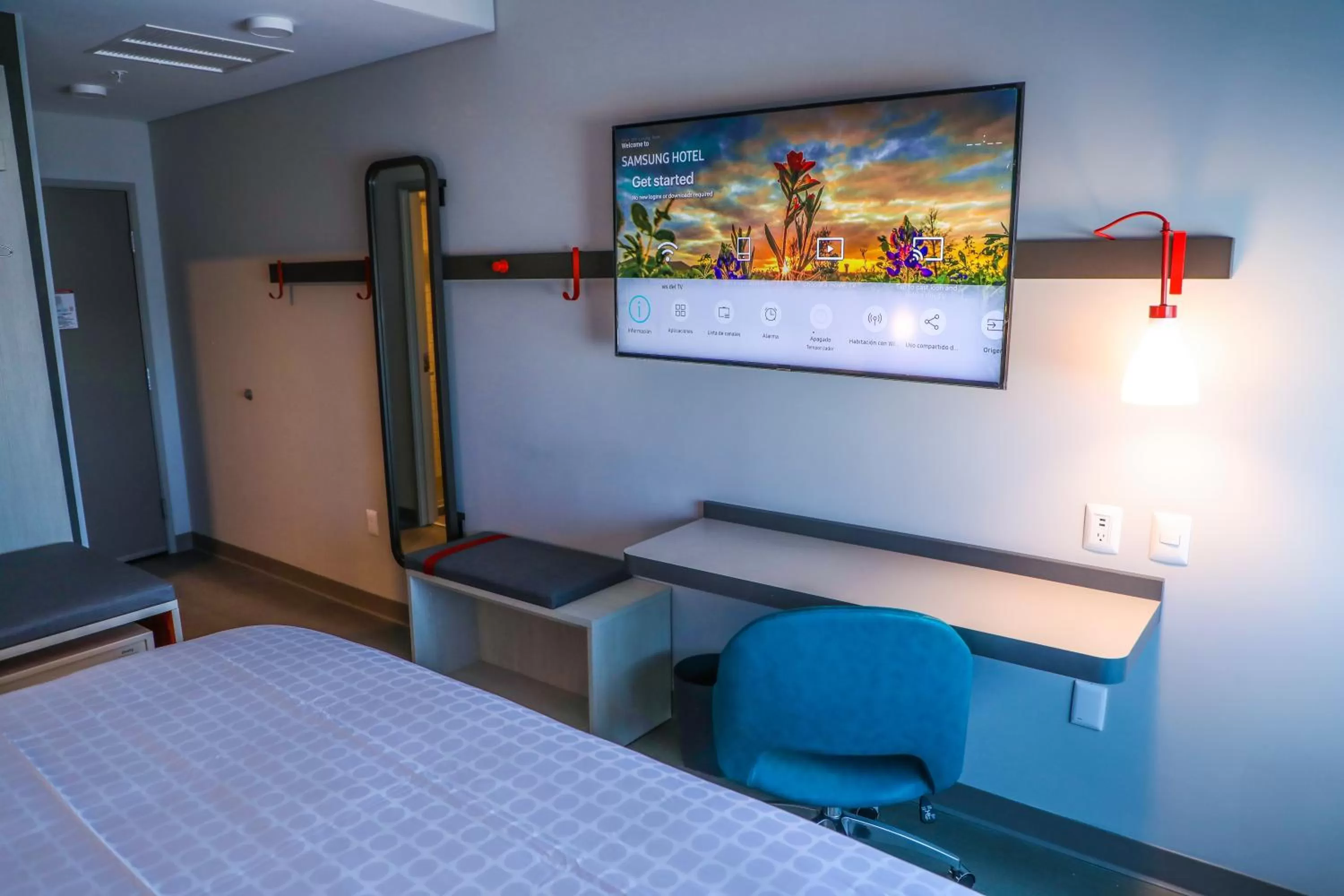 TV and multimedia, Bed in avid hotel - Fresnillo by IHG