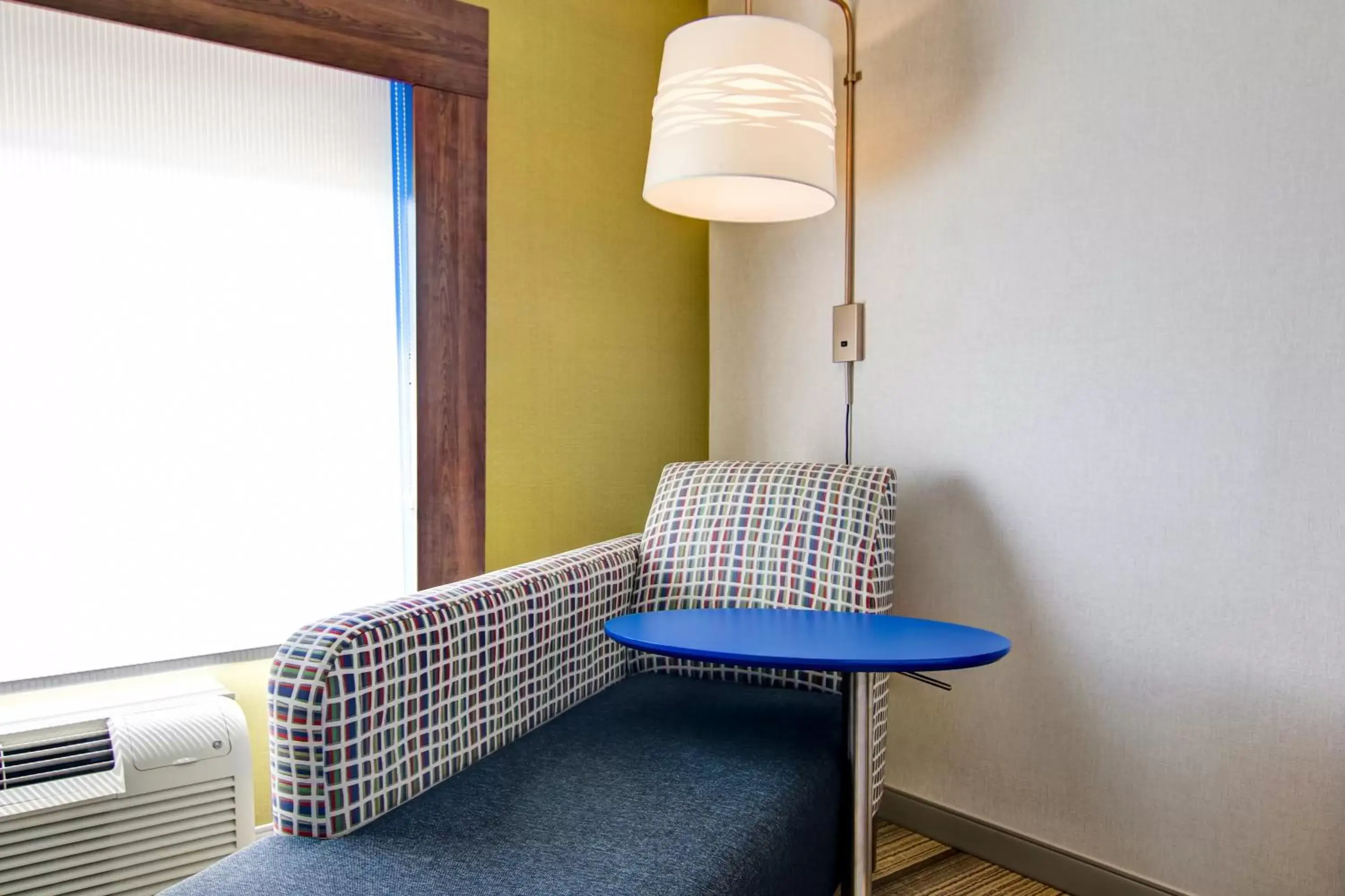 Bedroom, Seating Area in Holiday Inn Express Hotel & Suites Toronto - Markham, an IHG Hotel