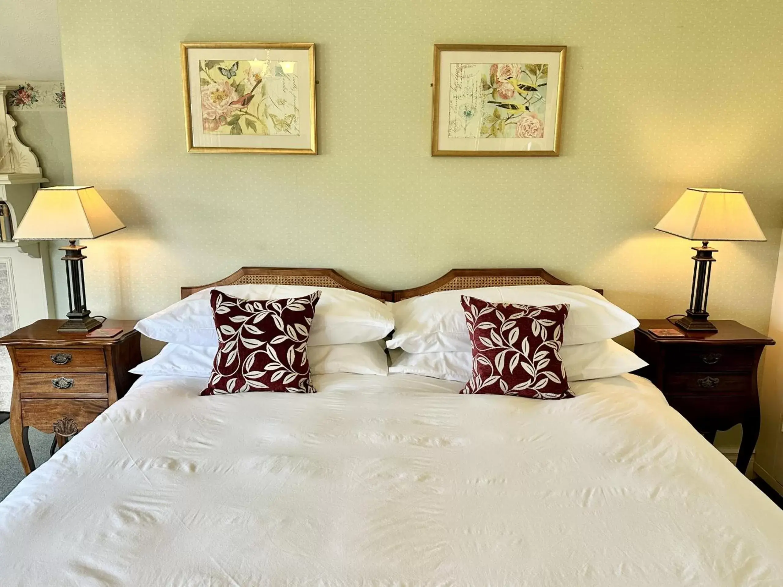 Bedroom, Bed in Farthings Country House Hotel & Restaurant Tunton