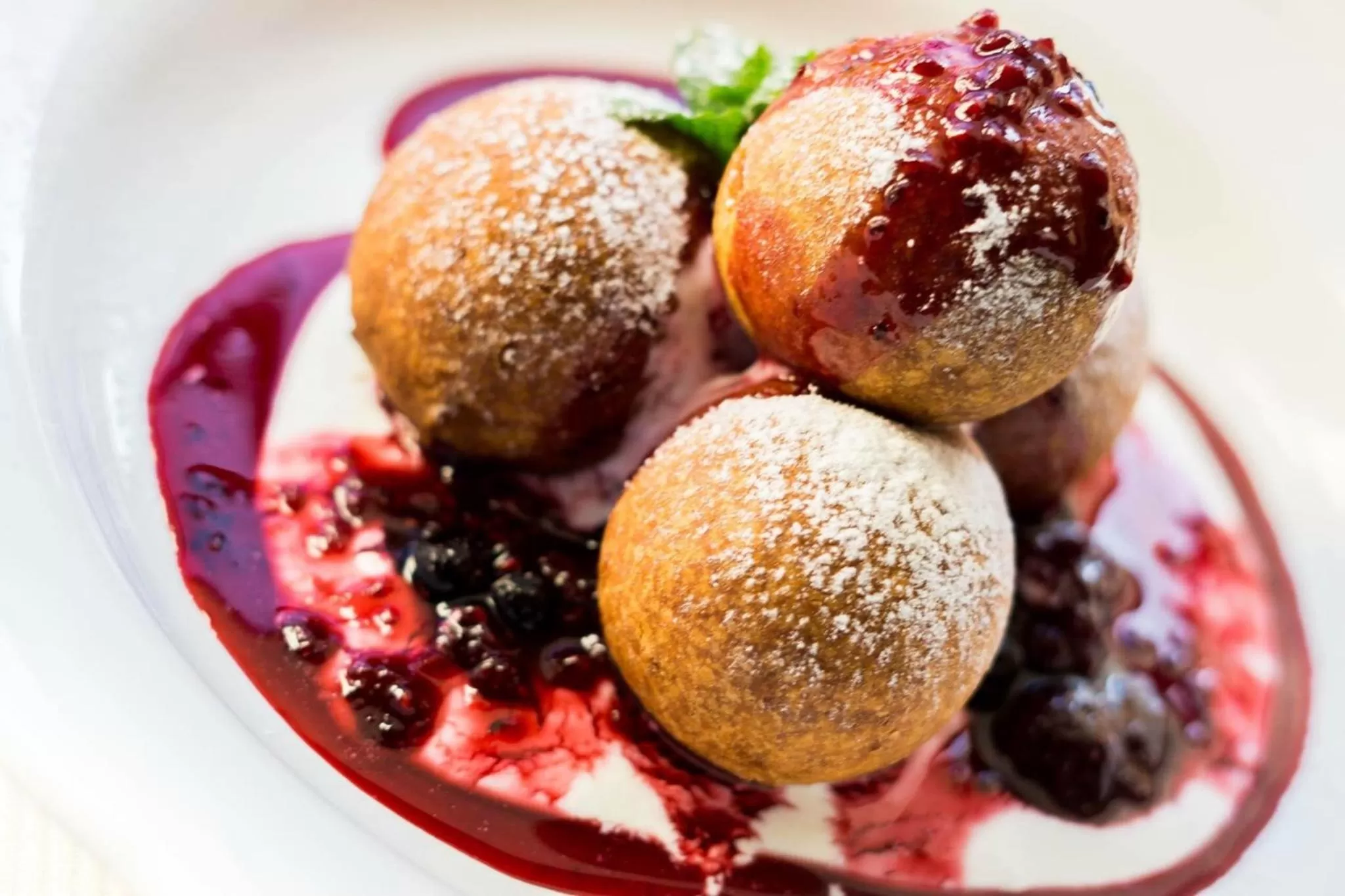 Food and drinks in Nest