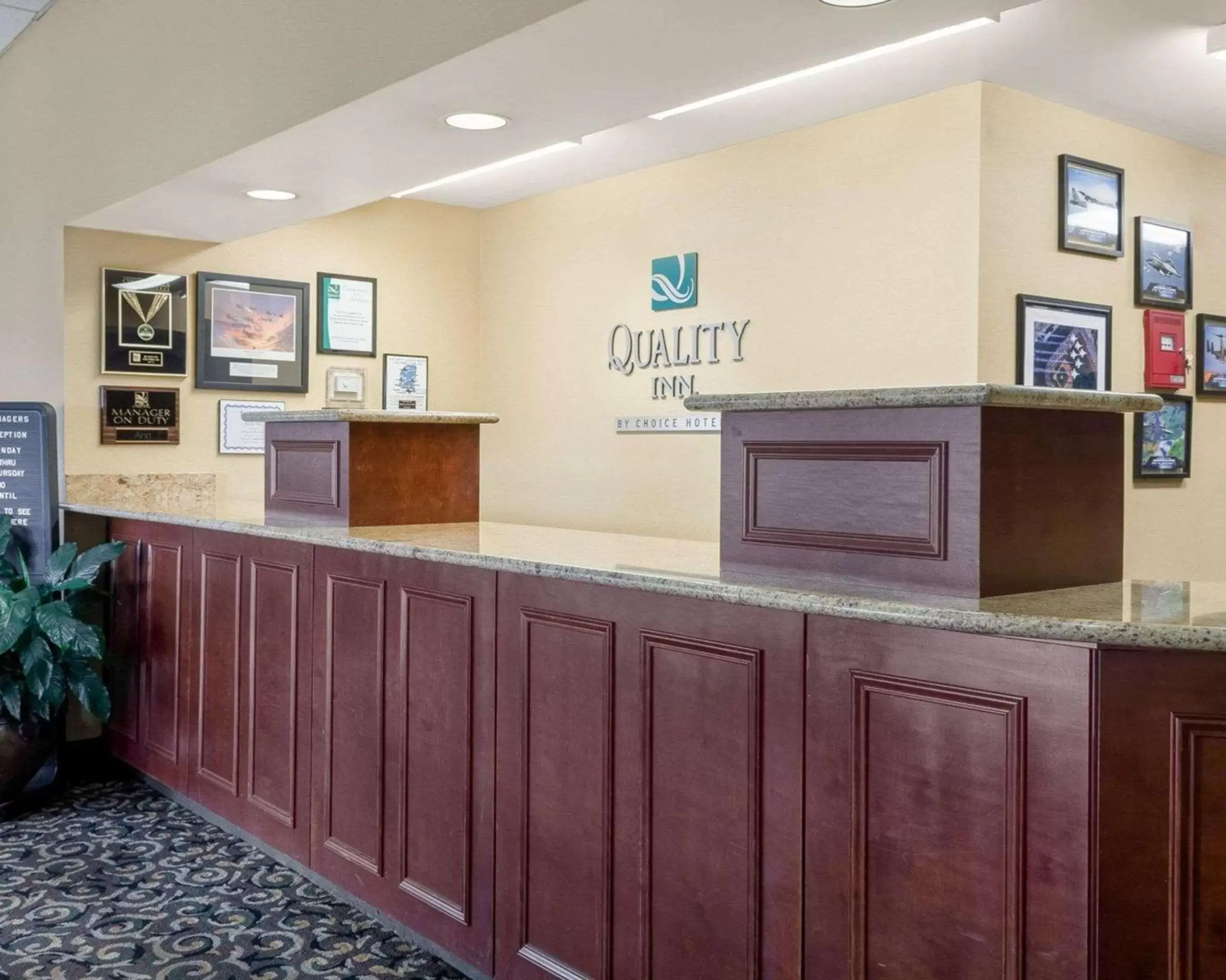 Lobby or reception in Quality Inn Columbus, MS Lobby or reception in Quality Inn Columbus, MS