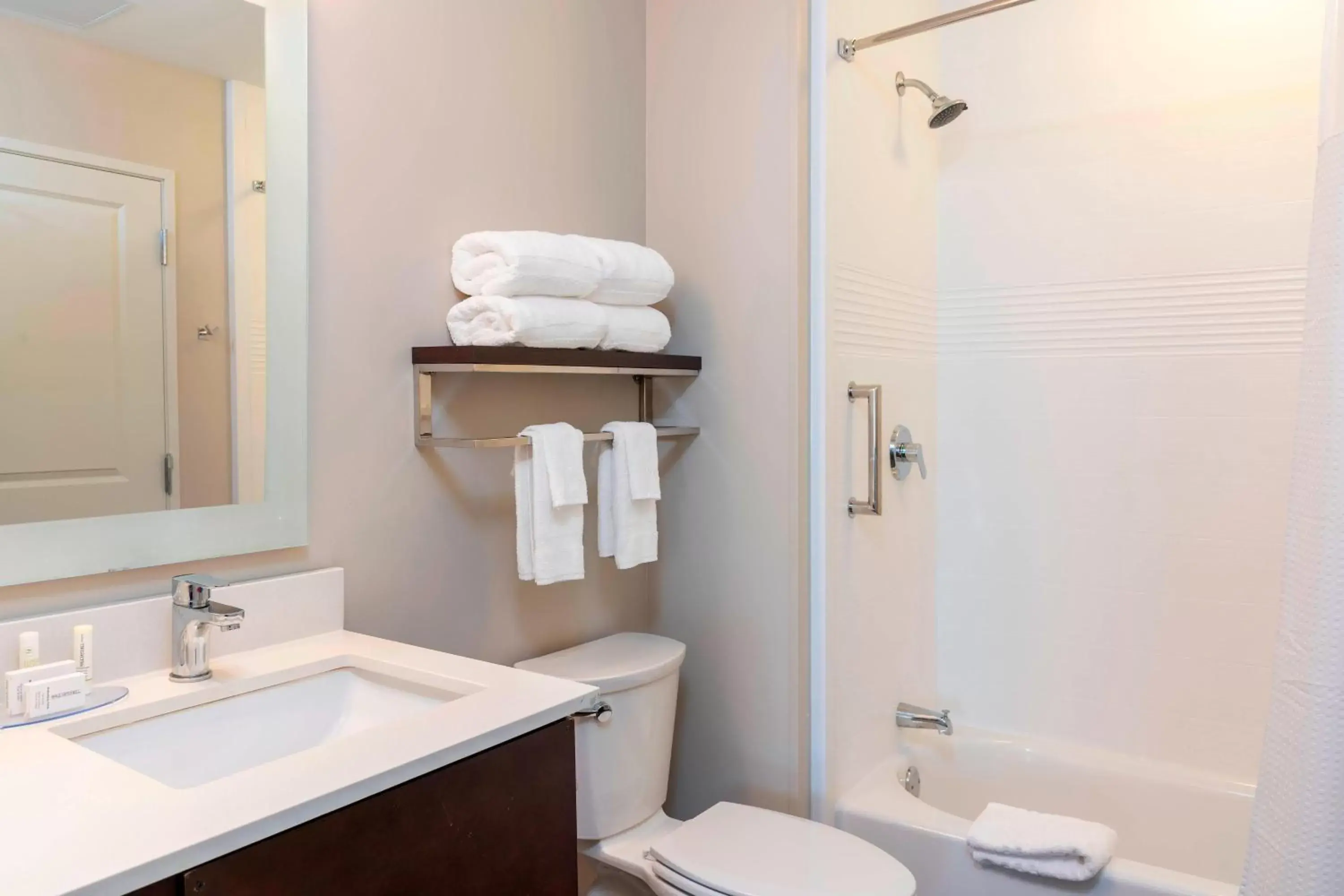 Bathroom in TownePlace Suites by Marriott Louisville North
