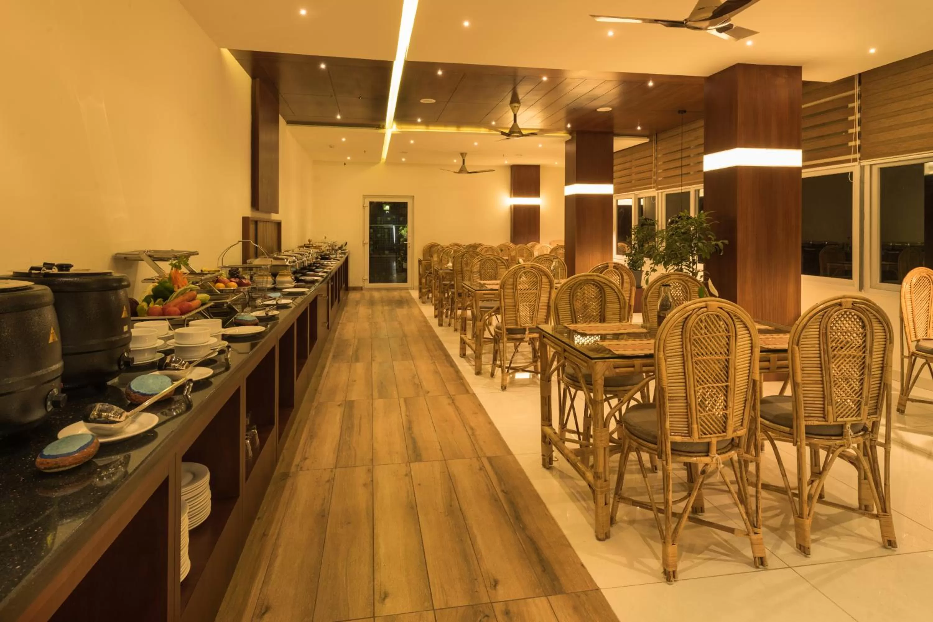Restaurant/places to eat in Trivers Resort Munnar