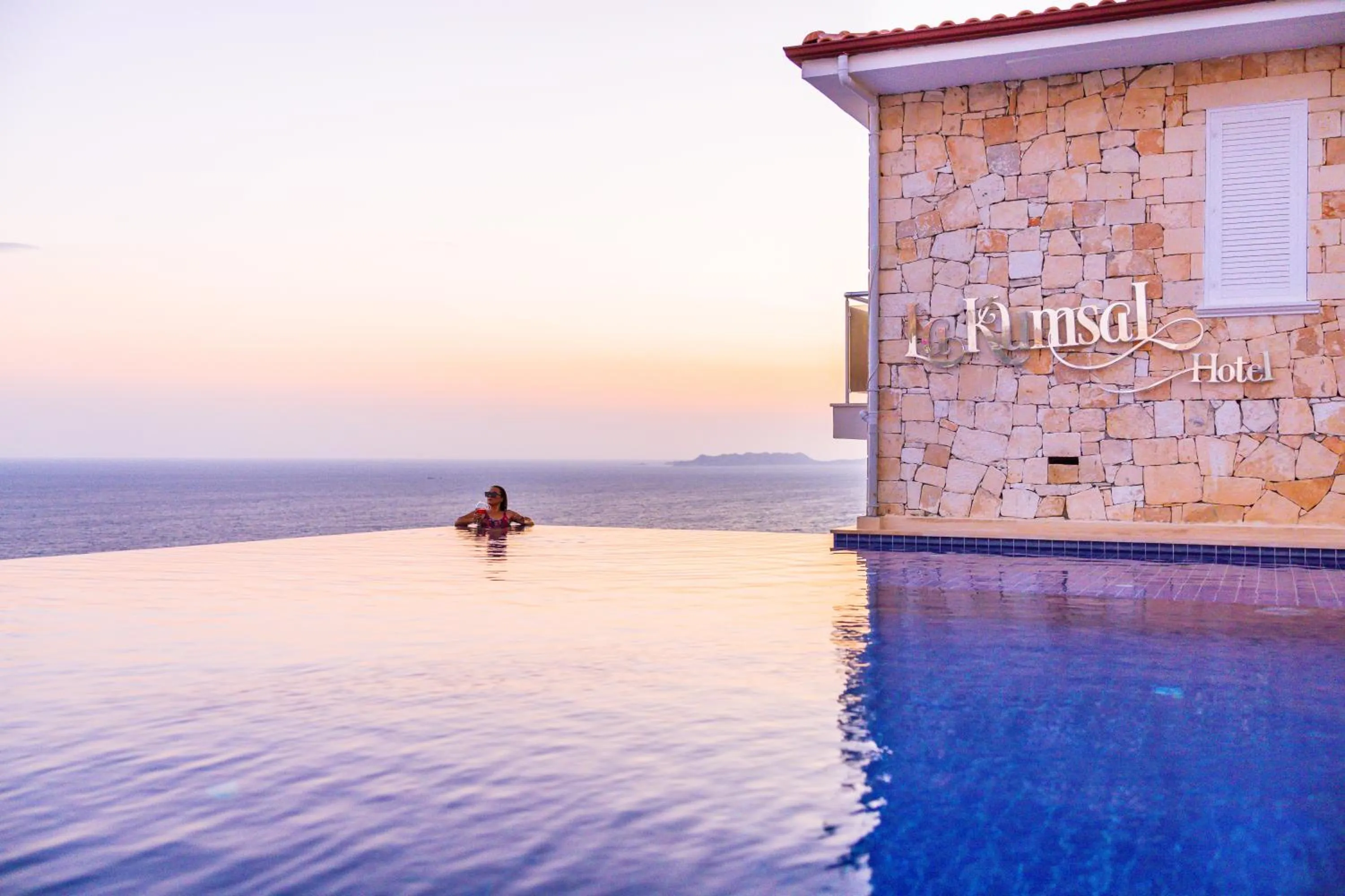 Swimming pool in La Kumsal Hotel