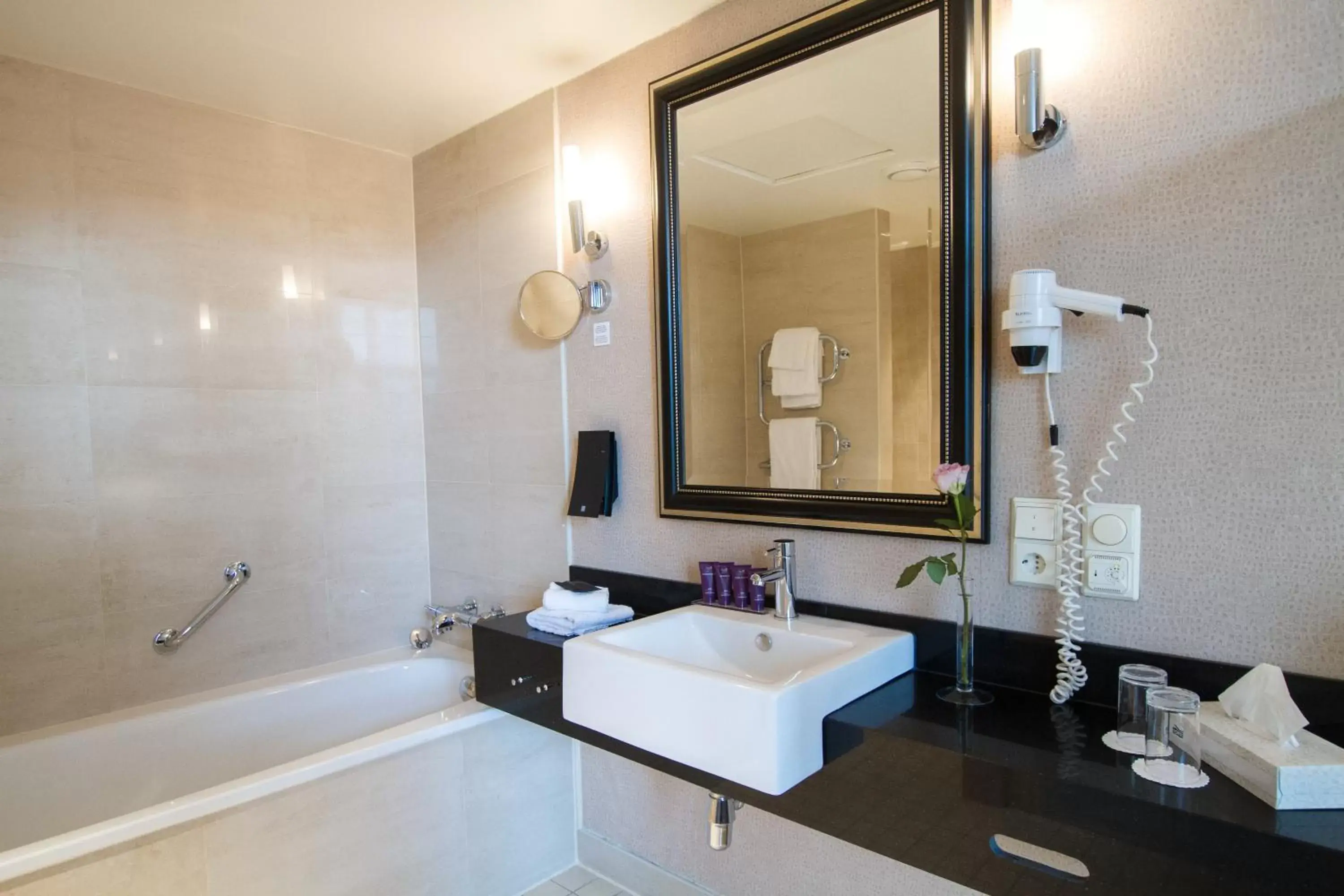 Bathroom in Home Hotel Havnekontoret Bathroom in Home Hotel Havnekontoret