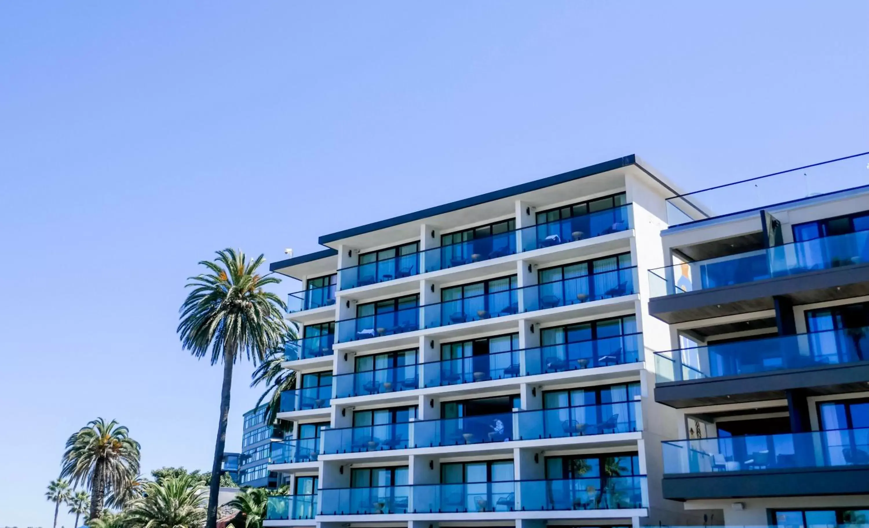 Property Building in La Jolla Cove Suites