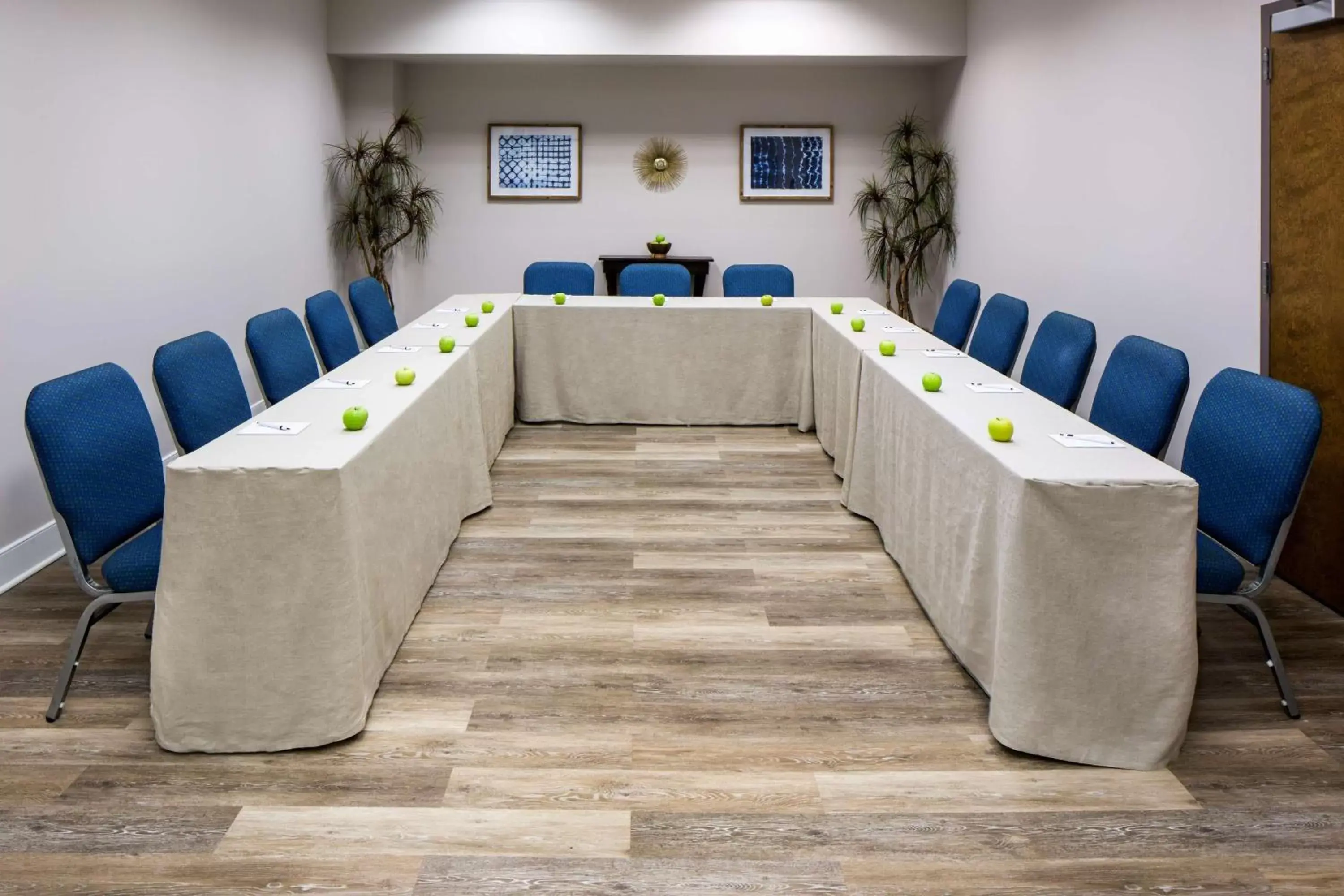 Meeting/conference room in Watt Hotel Tapestry Collection by Hilton