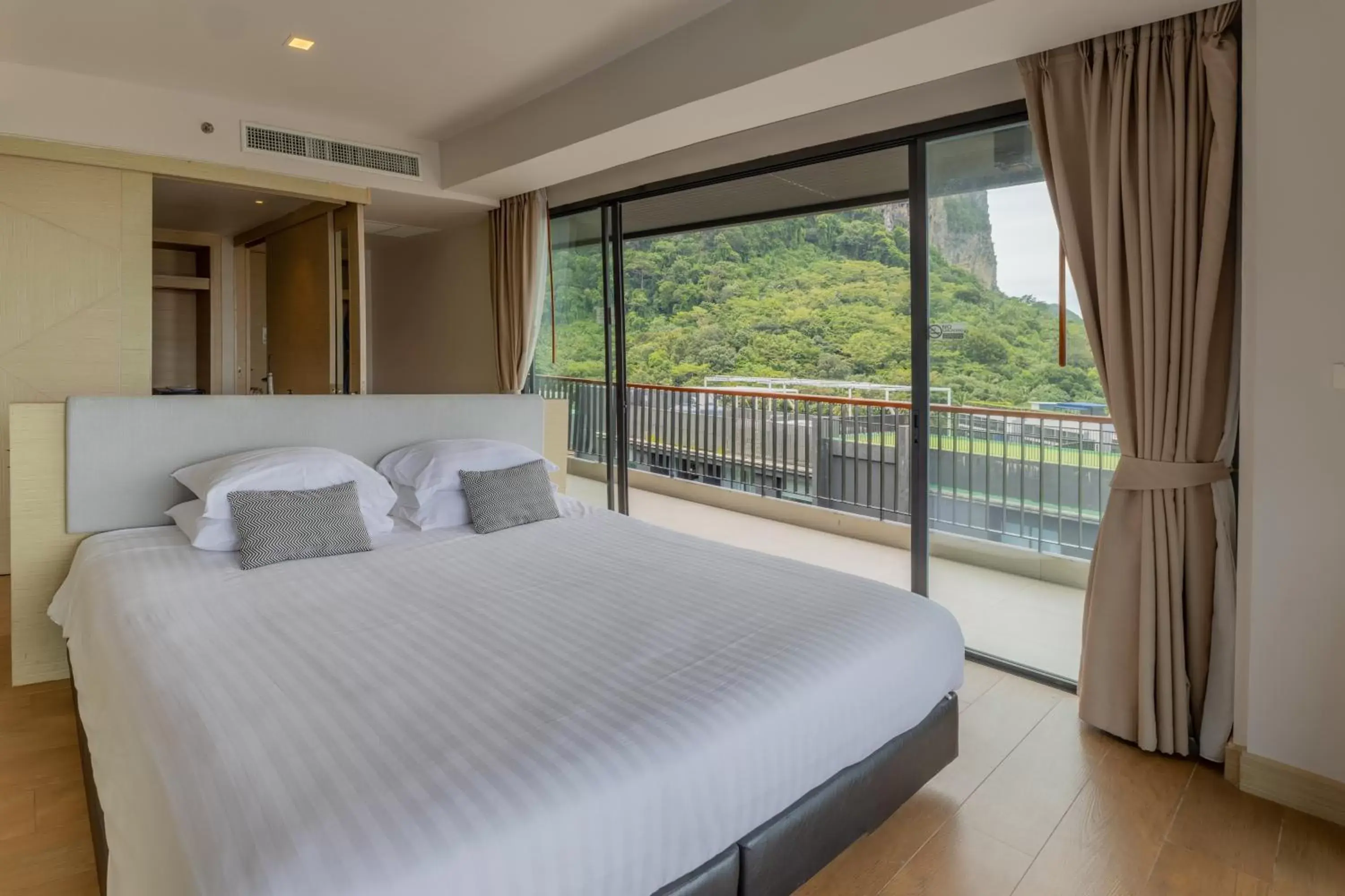 Bed in Panan Krabi Resort - SHA Extra Plus