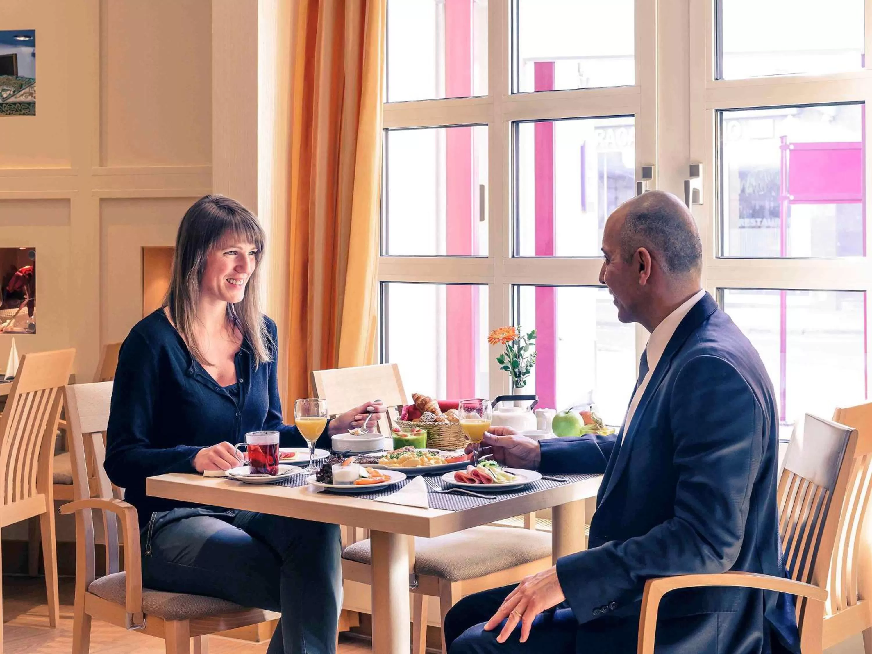 Restaurant/places to eat in Mercure Hotel Köln City Friesenstraße