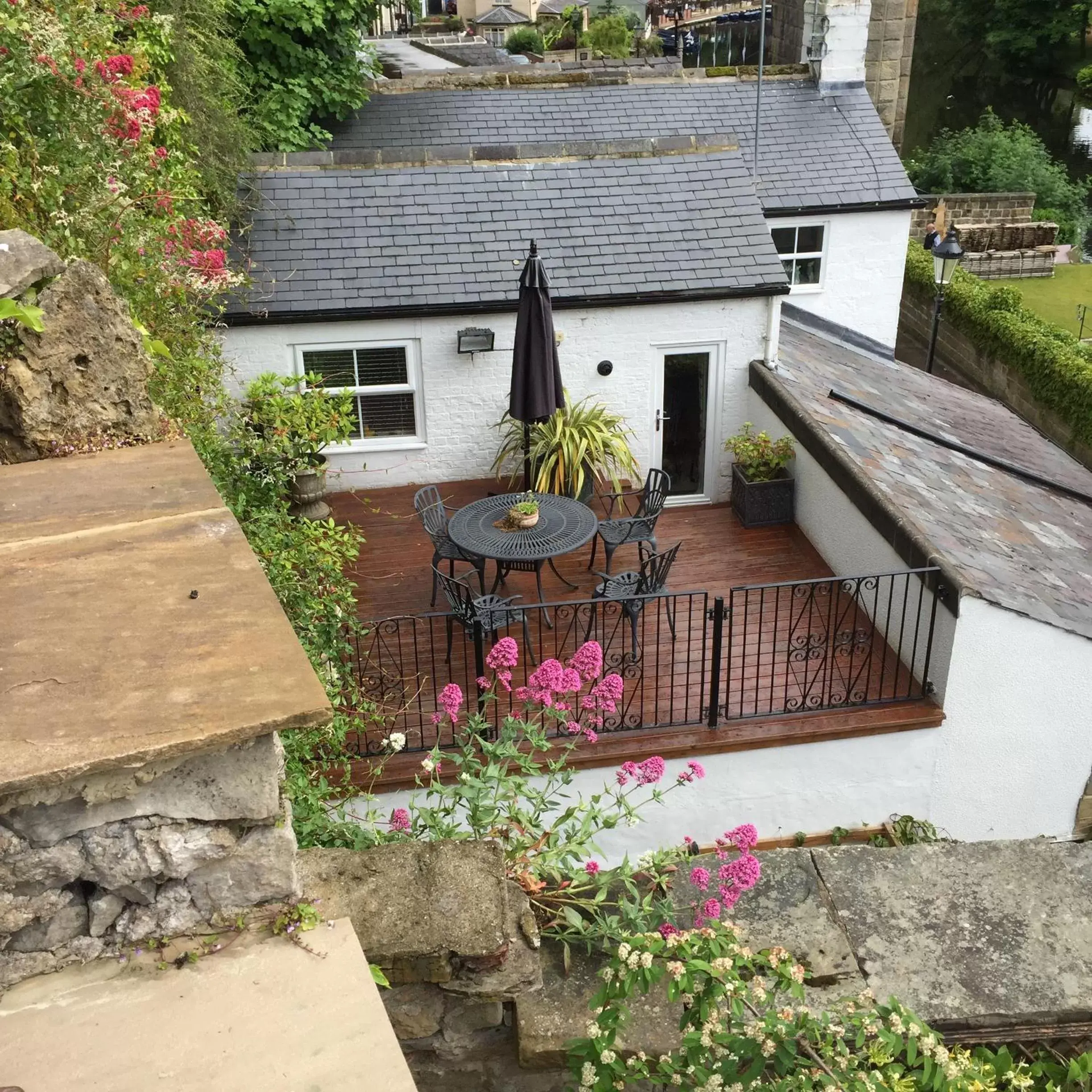 Bird's eye view, Property Building in Teardrop Cottage