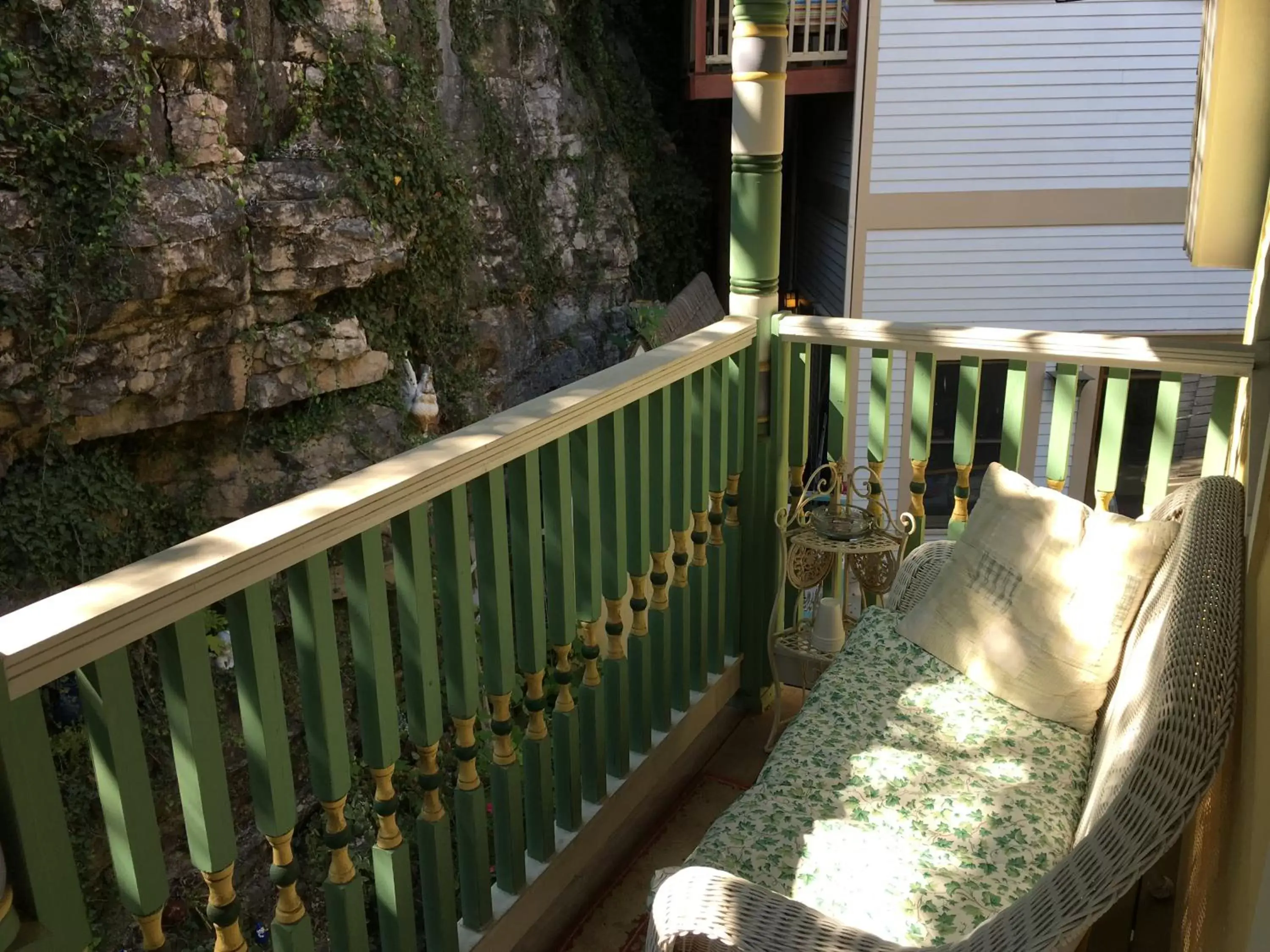 Balcony/Terrace in All Seasons Inn