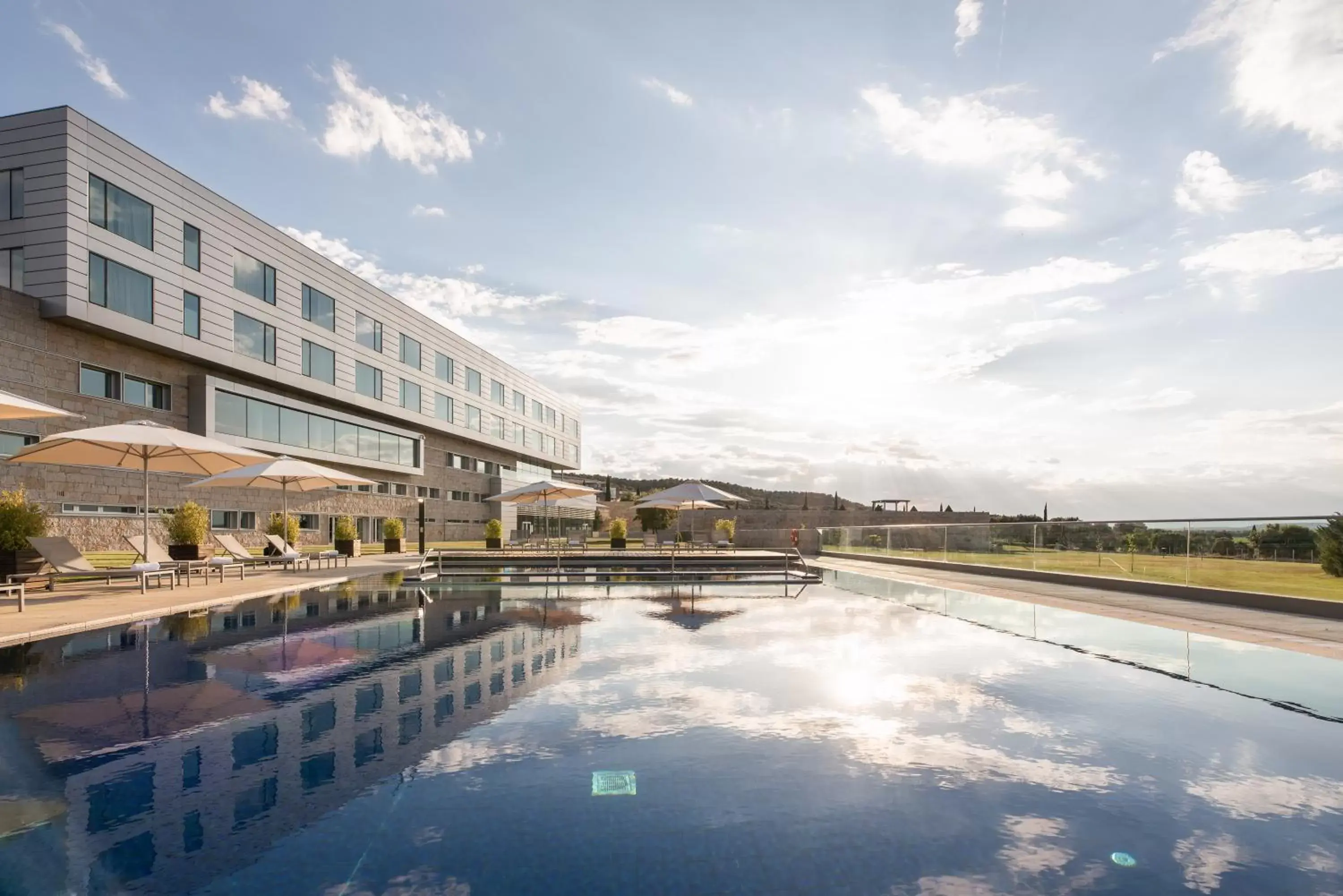 Swimming pool in Valbusenda Hotel Bodega & Spa