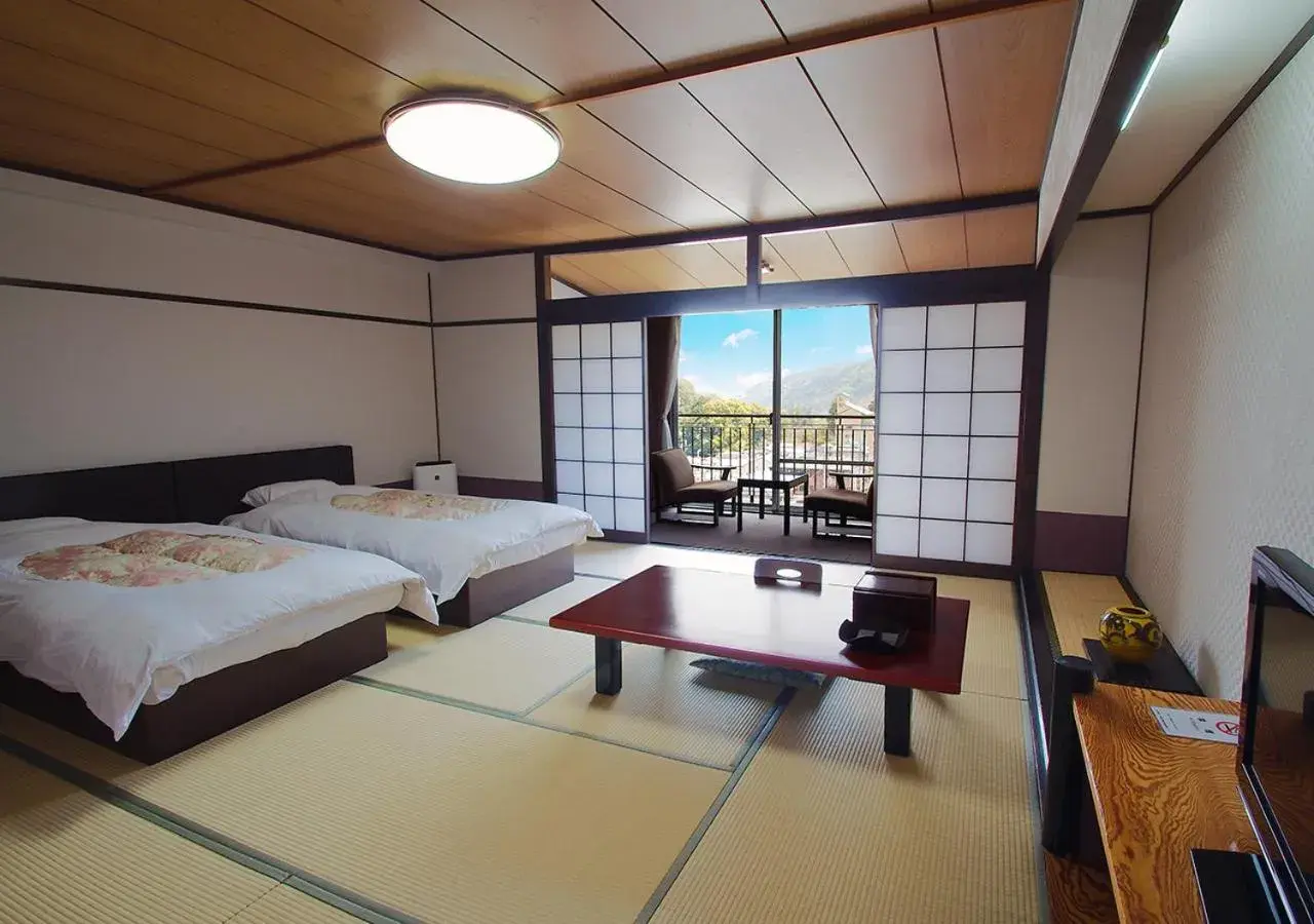 Photo of the whole room in Ryokan Aura Tachibana