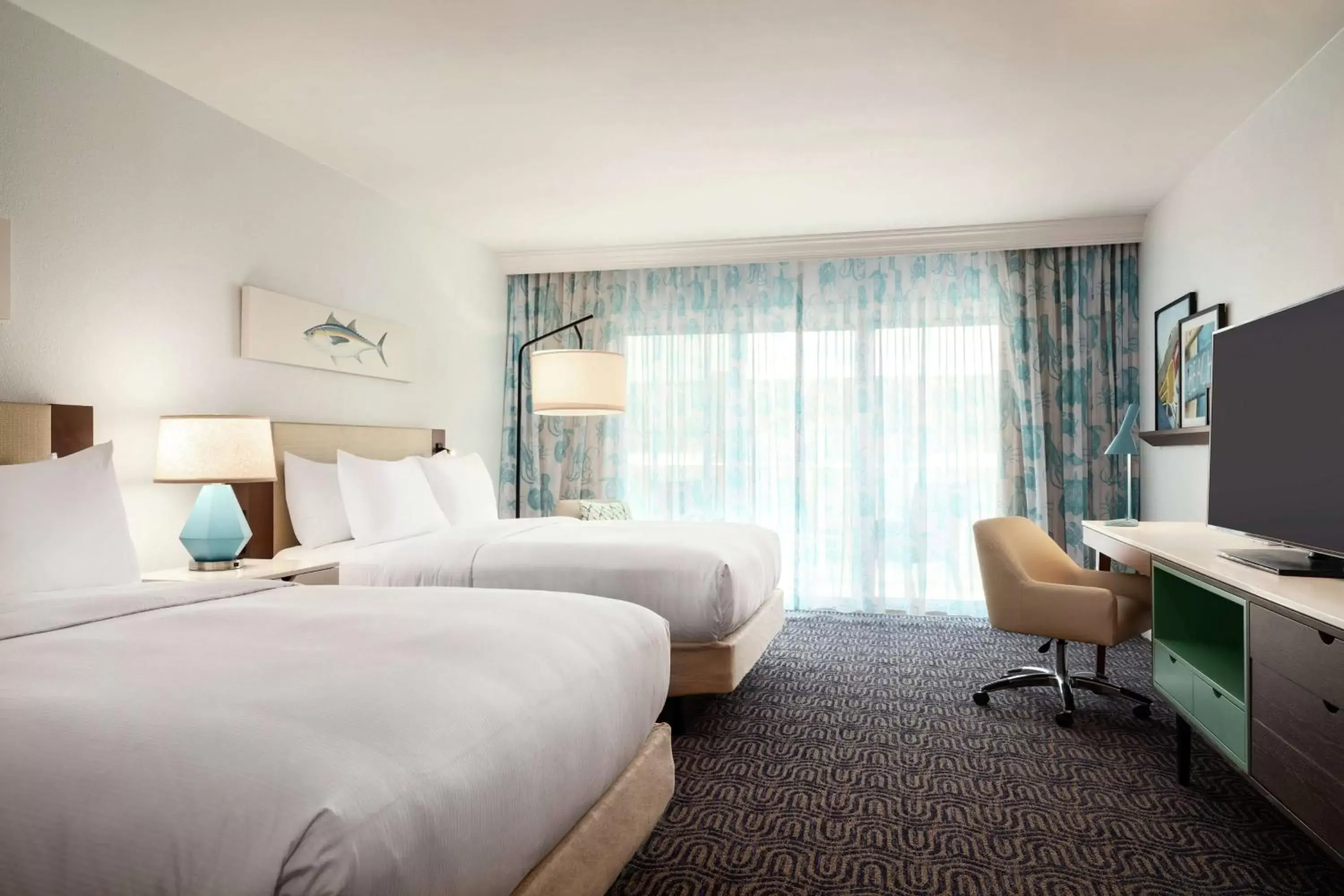Bedroom, Bed in DoubleTree by Hilton Ocean City Oceanfront