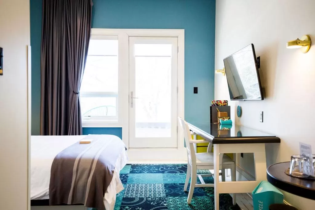 Bed in Drake Devonshire and Motor Inn