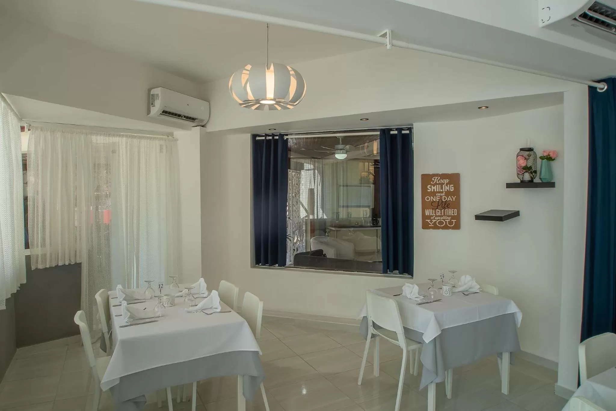 Restaurant/places to eat in Hotel Plaza Europa