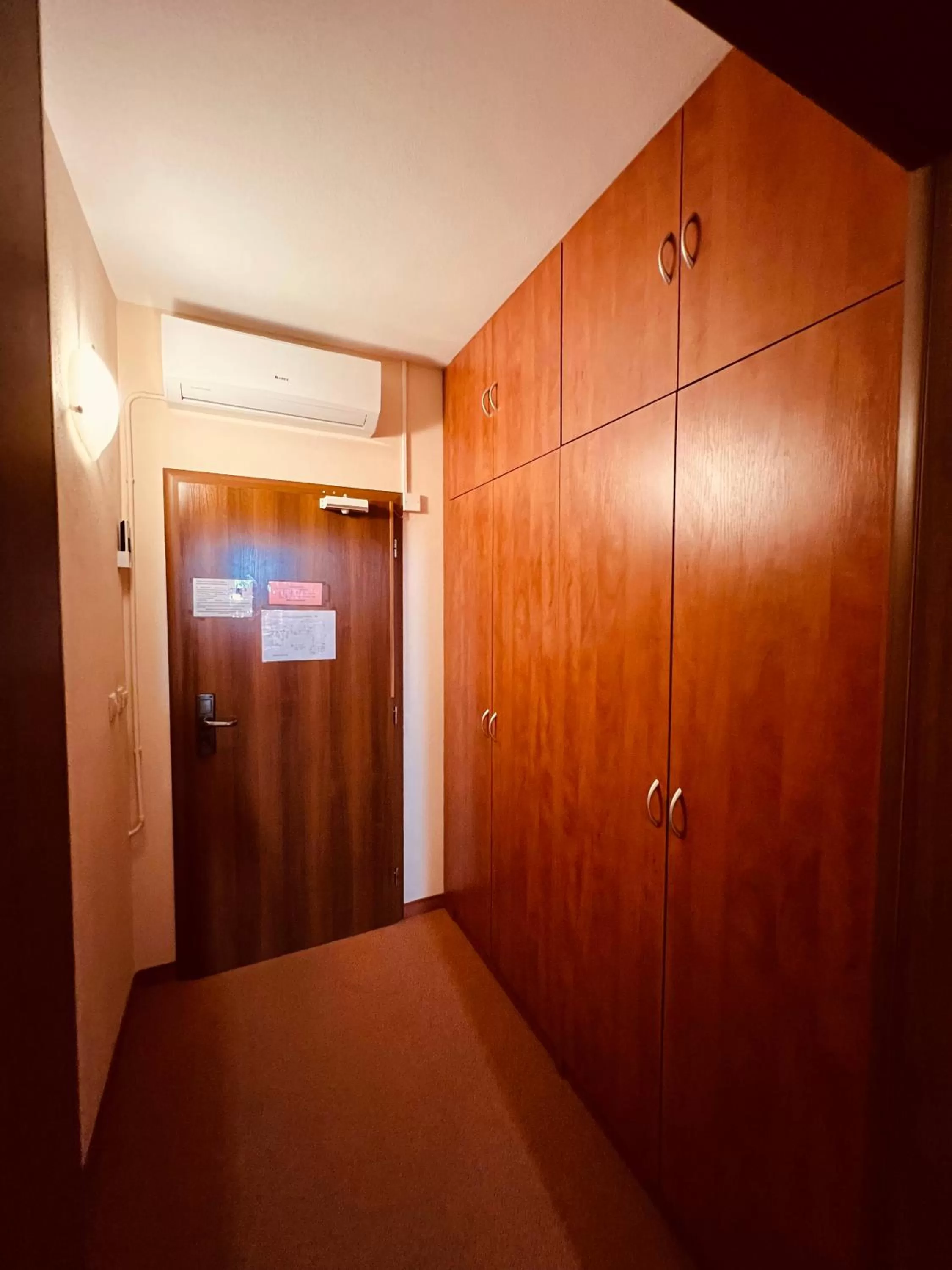 wardrobe in Hotel Orchidea Spa & Wellness