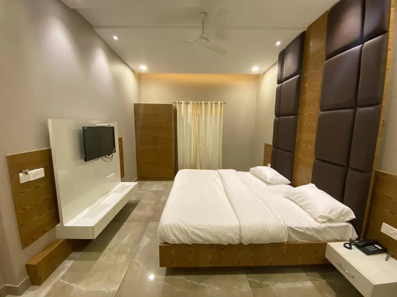 Bed in Hotel The Retro Regency