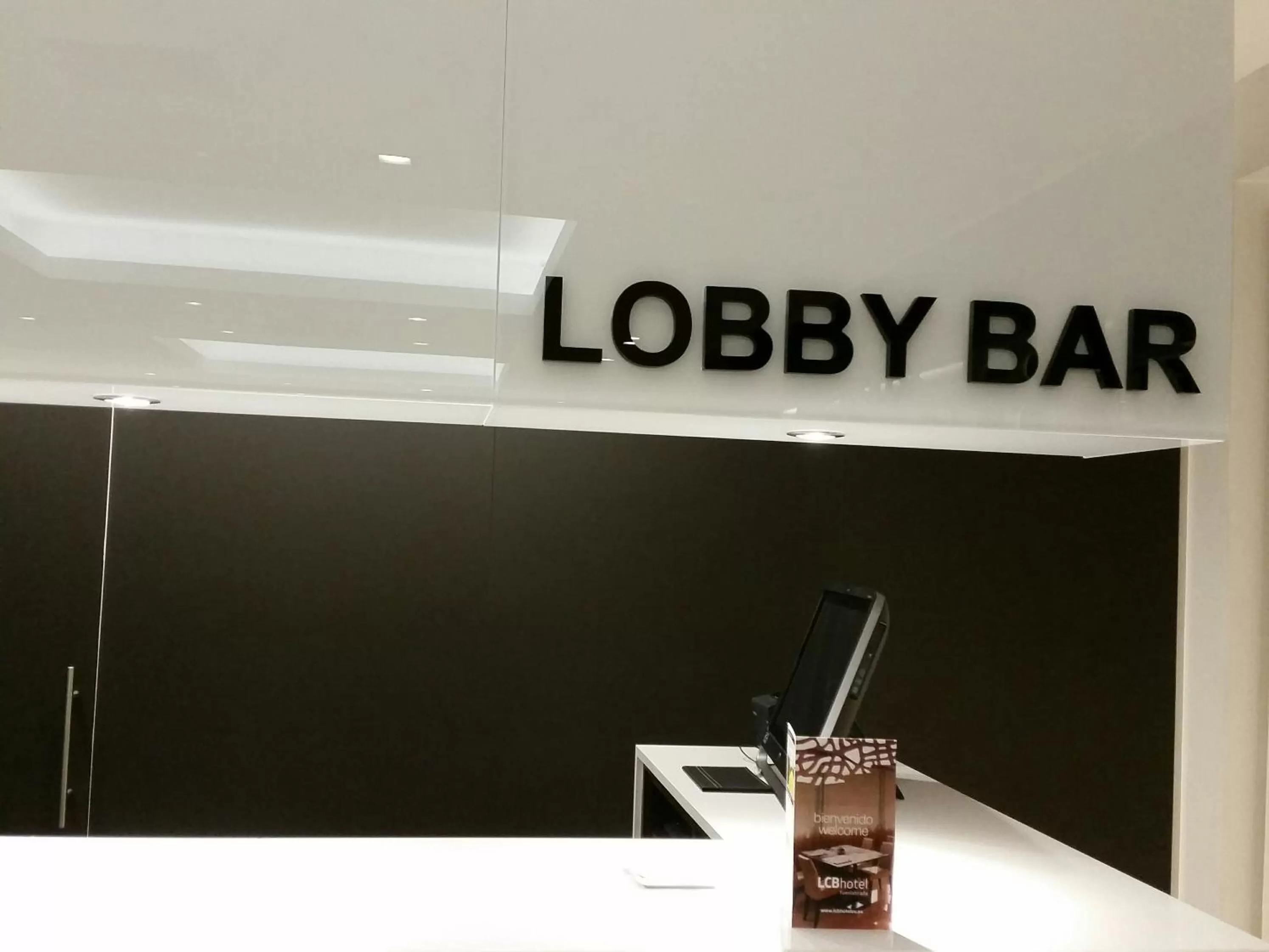 Lounge or bar in LCB Hotel Fuenlabrada