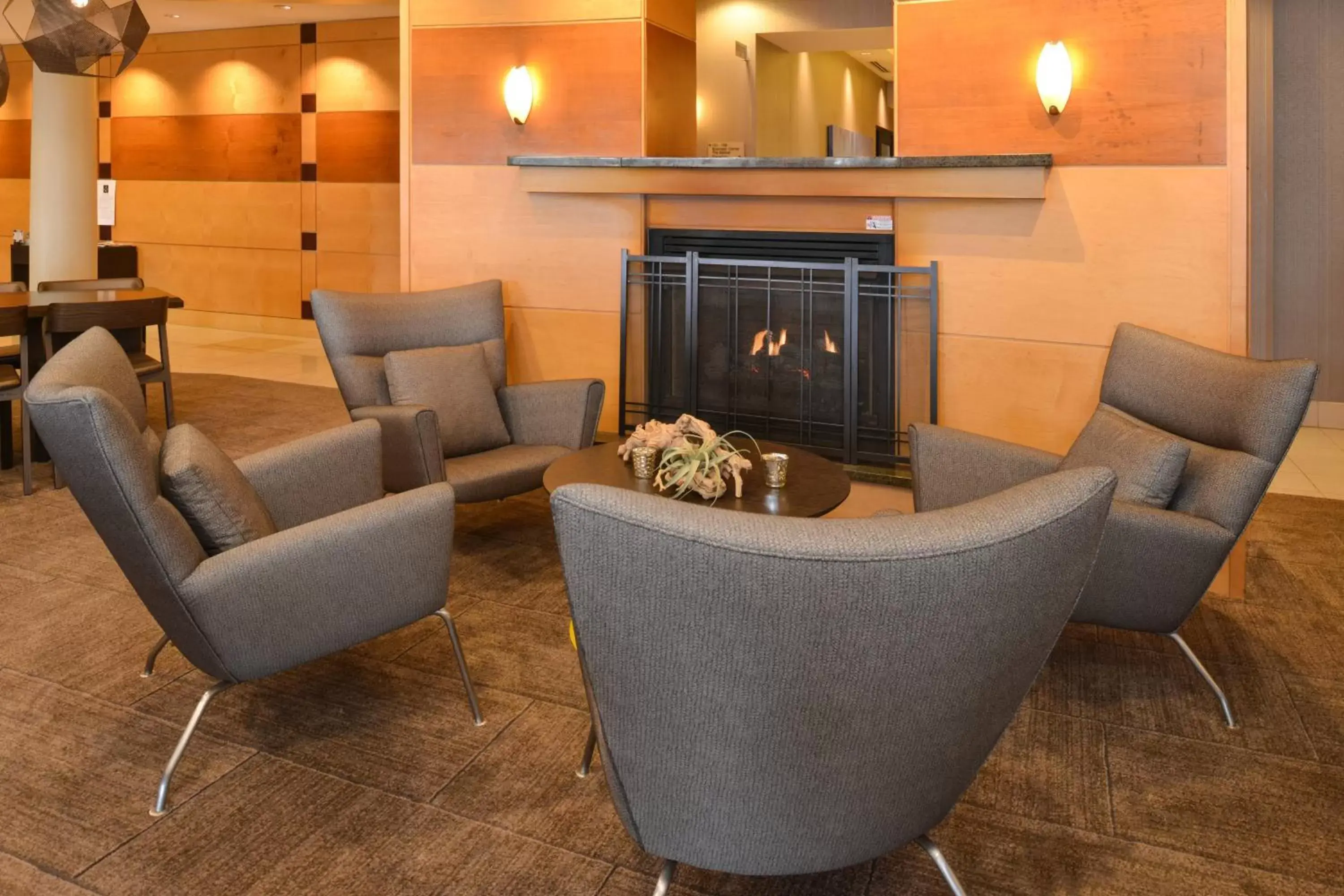 Lobby or reception, Seating Area in SpringHill Suites Pittsburgh Mills
