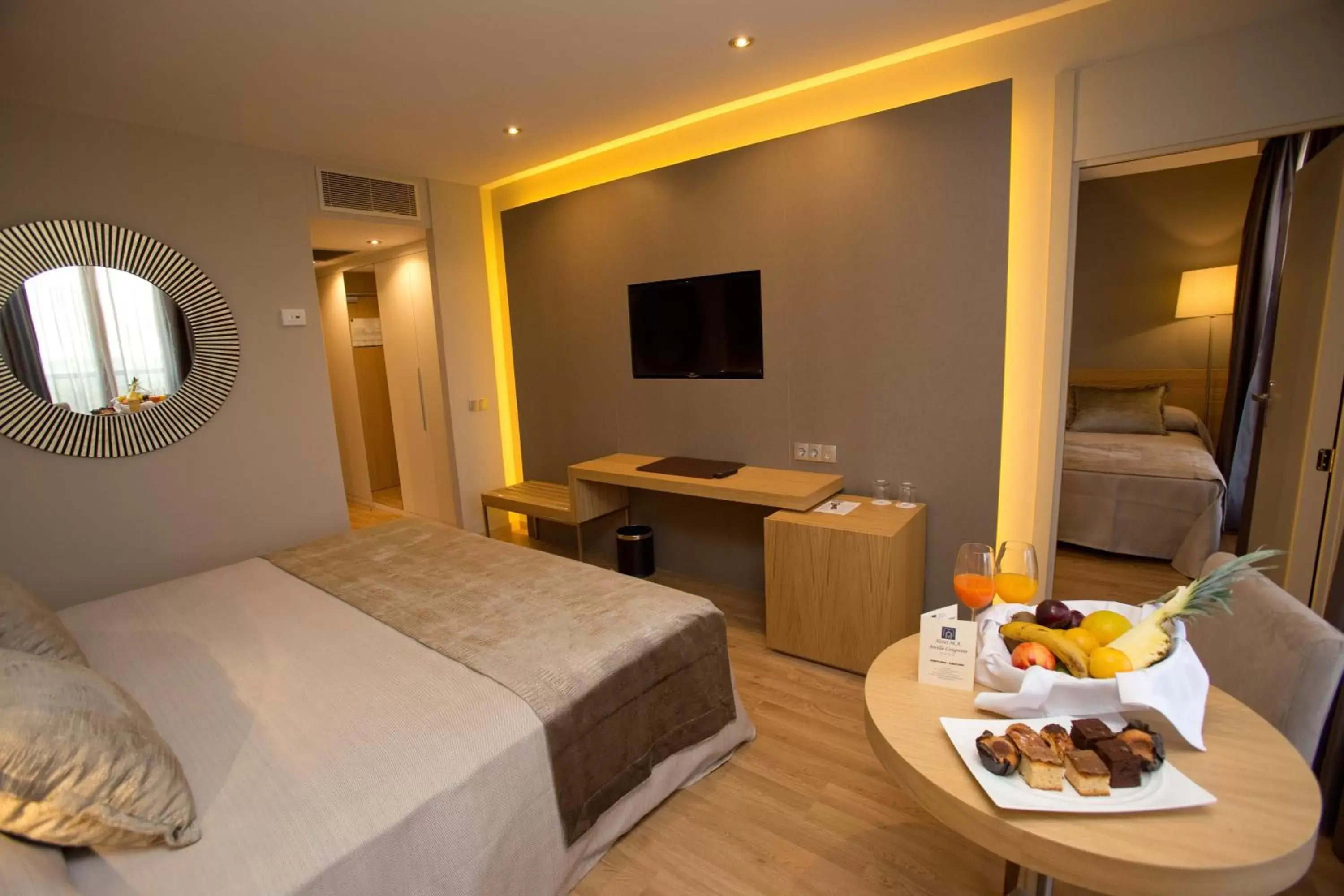 Seating area, Bed in M.A. Hotel Sevilla Congresos Seating area, Bed in M.A. Hotel Sevilla Congresos