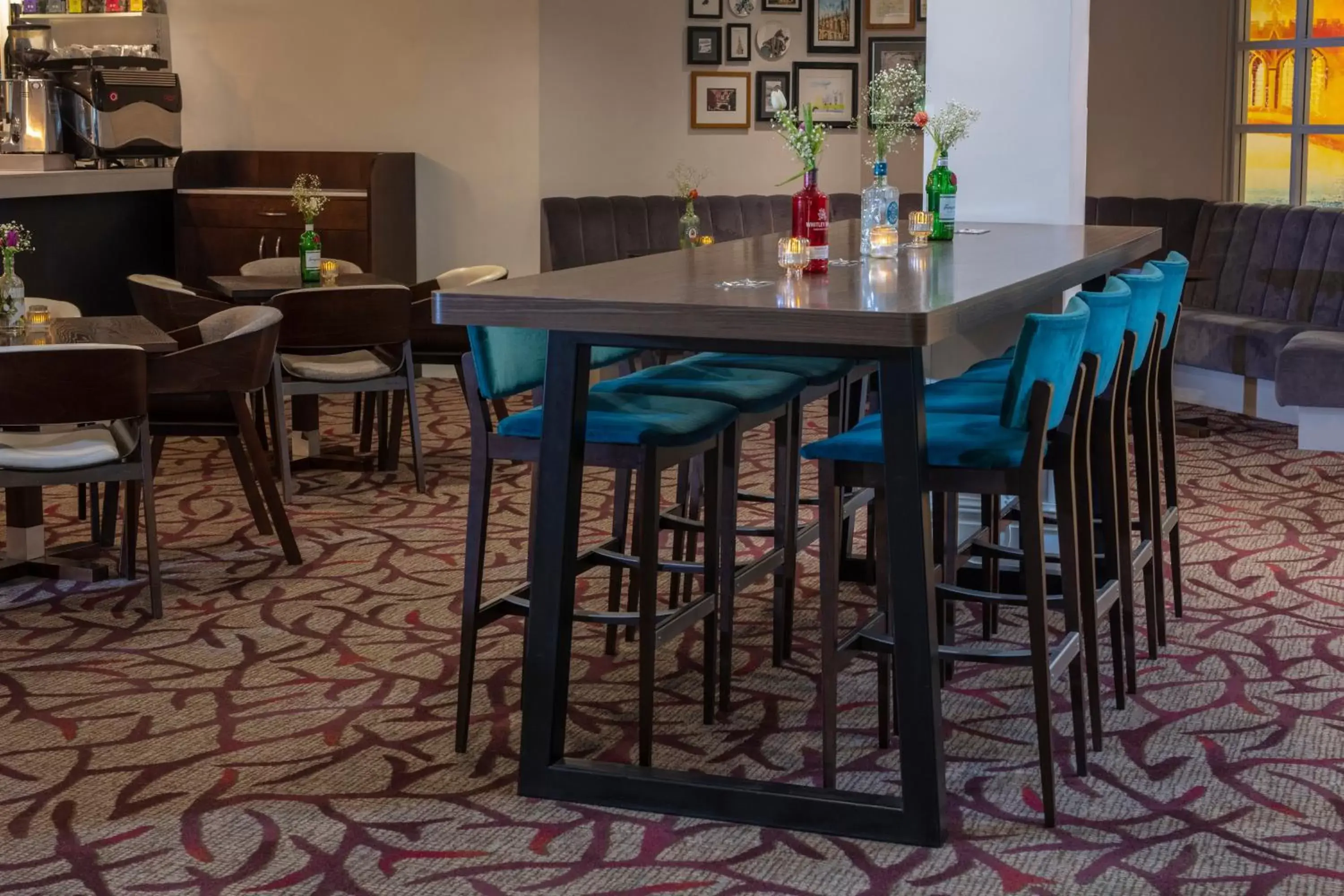 Lounge or bar, Restaurant/Places to Eat in Cambridge Belfry Hotel & Spa