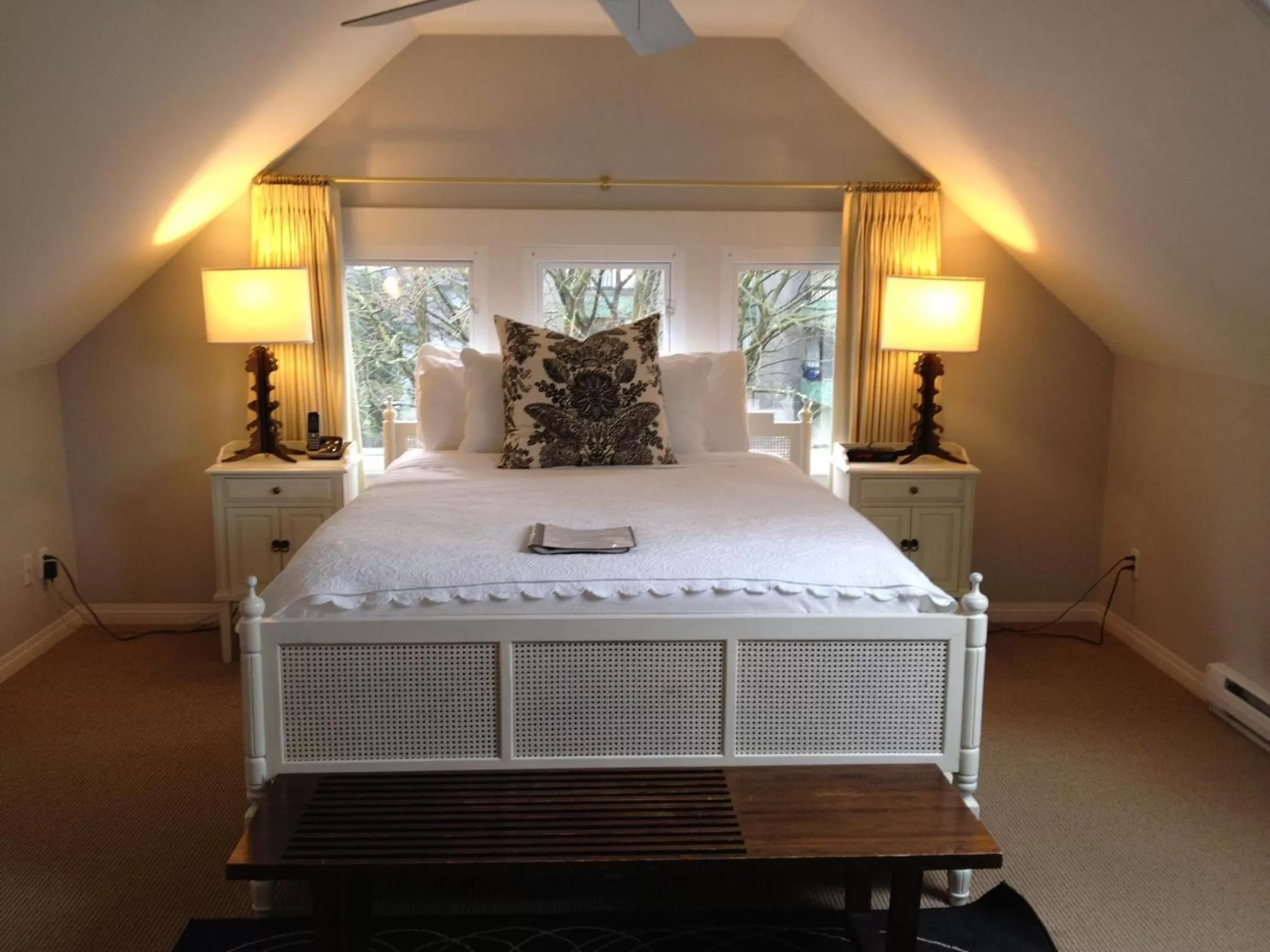 Bed in Barclay House Bed and Breakfast