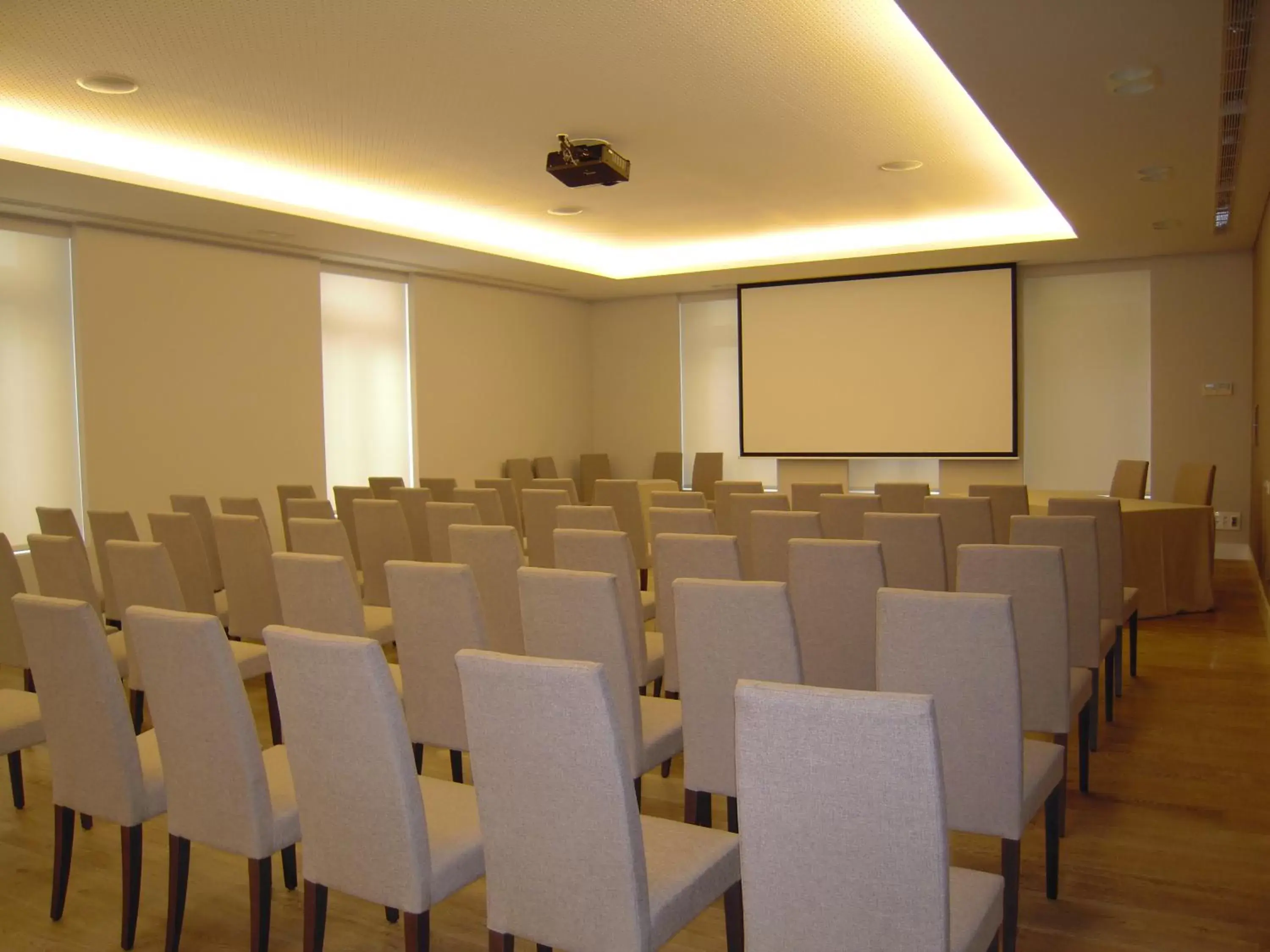 Business facilities in Hotel Mendez Nuñez