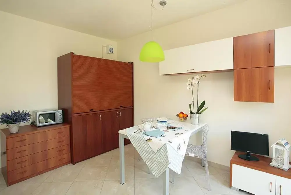 Kitchen or kitchenette, Dining Area in Residence Dell'Angelo