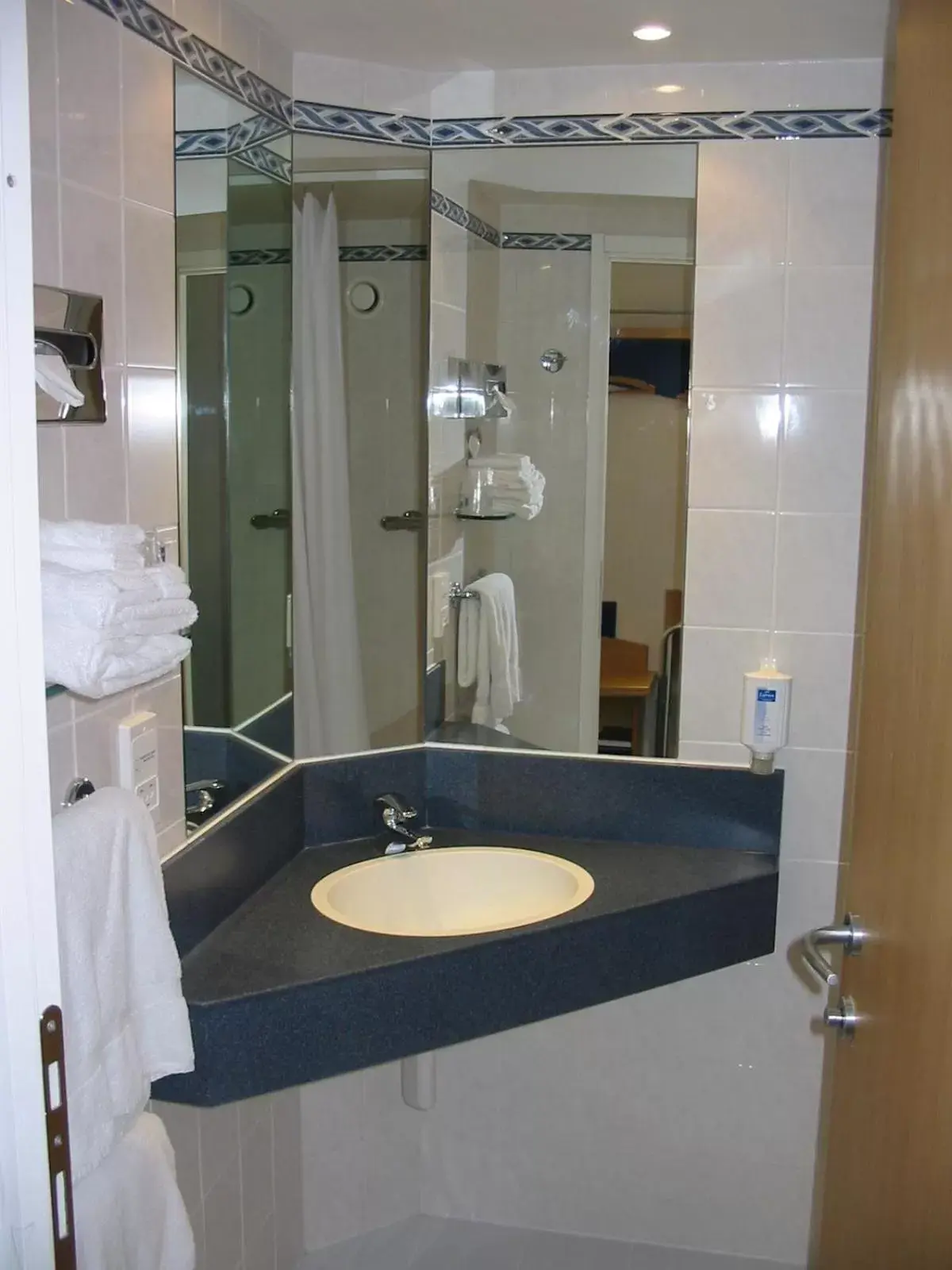 Bathroom in Holiday Inn Express Geneva Airport