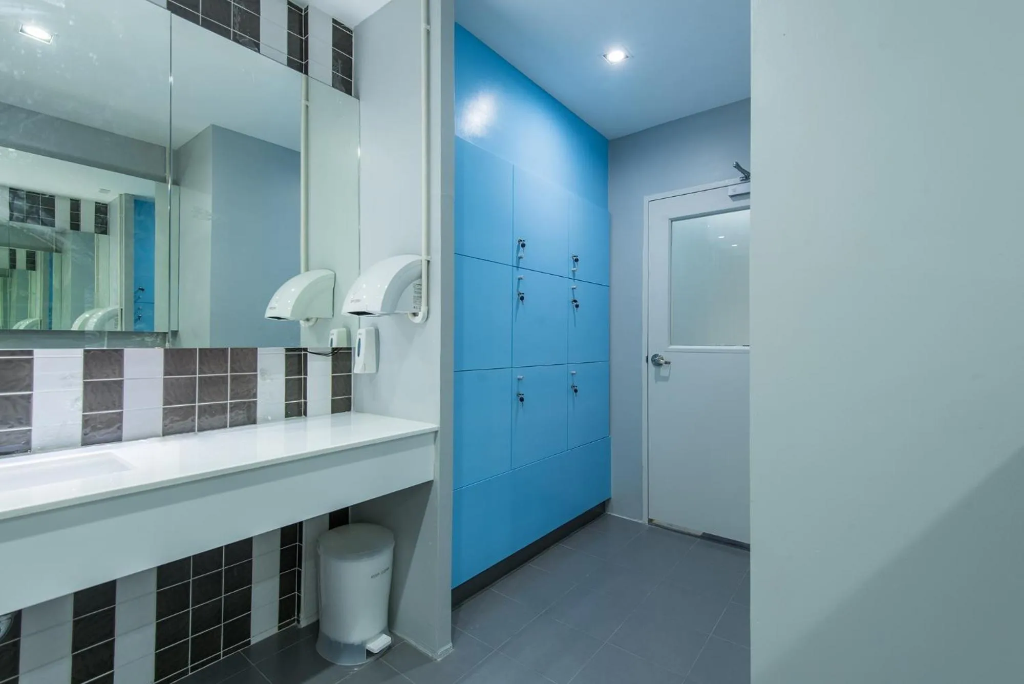 Bathroom in Siam Stadium Hostel