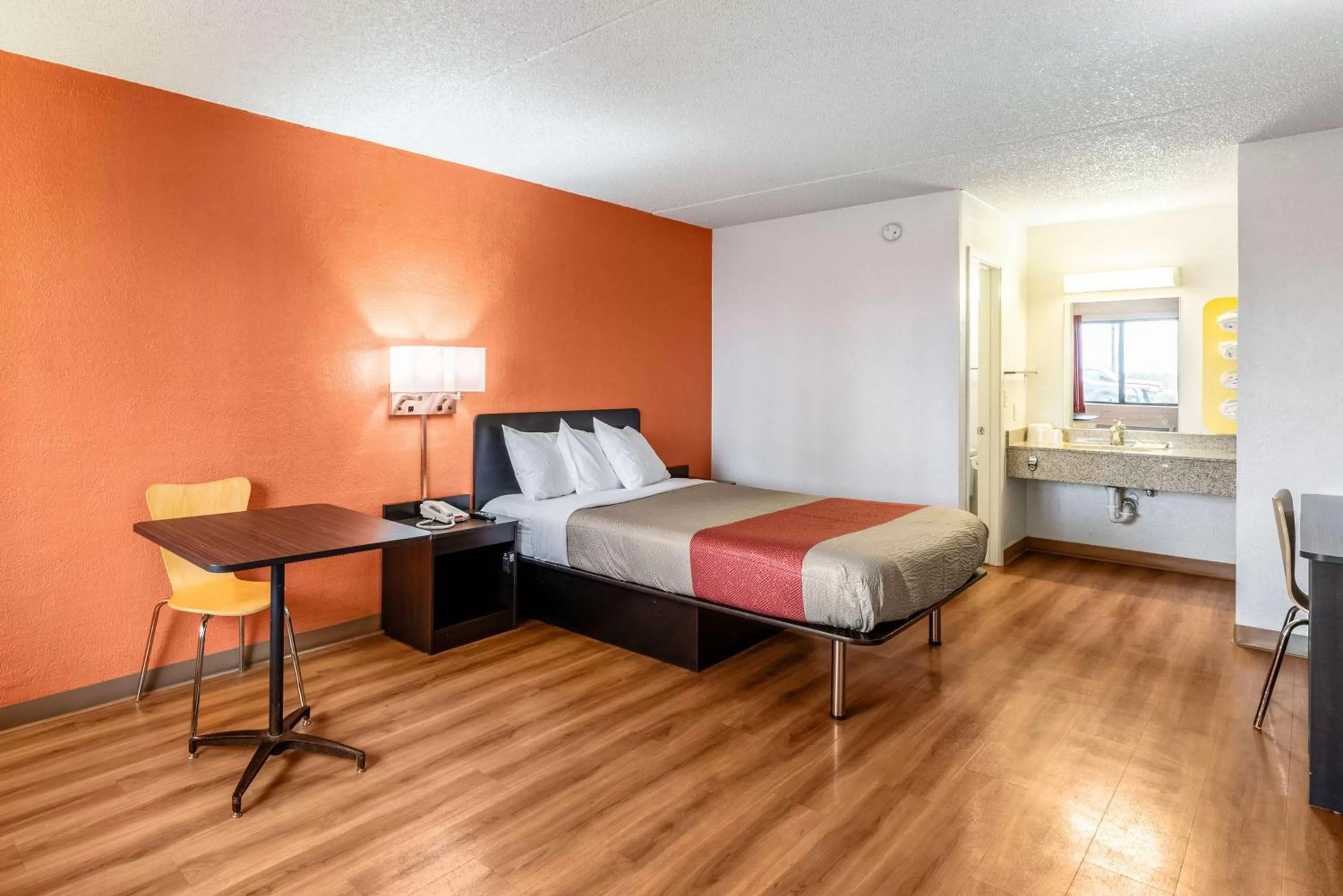 Photo of the whole room, Bed in Motel 6 Eloy Arizona Casa Grande