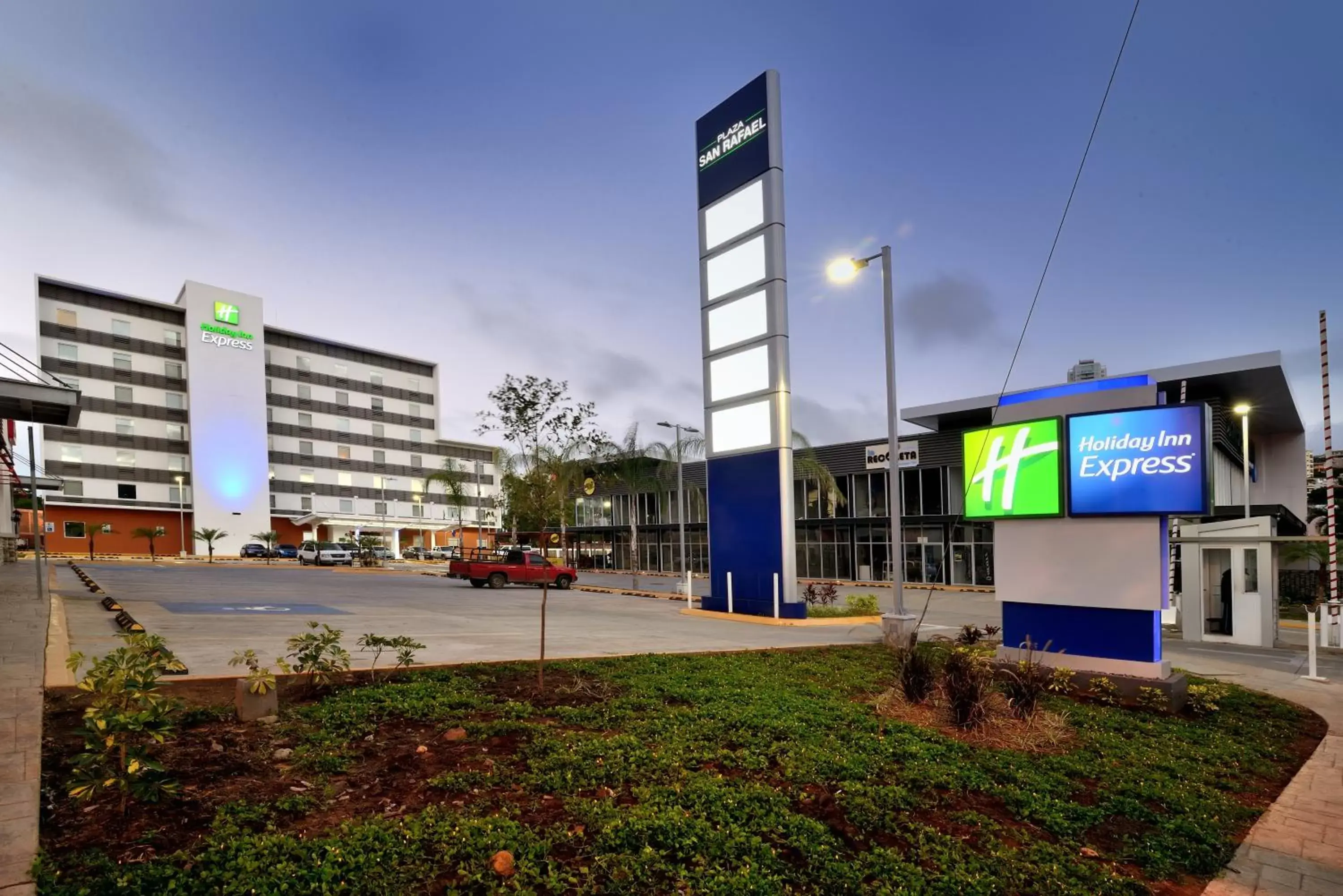 Nearby landmark, Property Building in Holiday Inn Express Tegucigalpa, an IHG Hotel