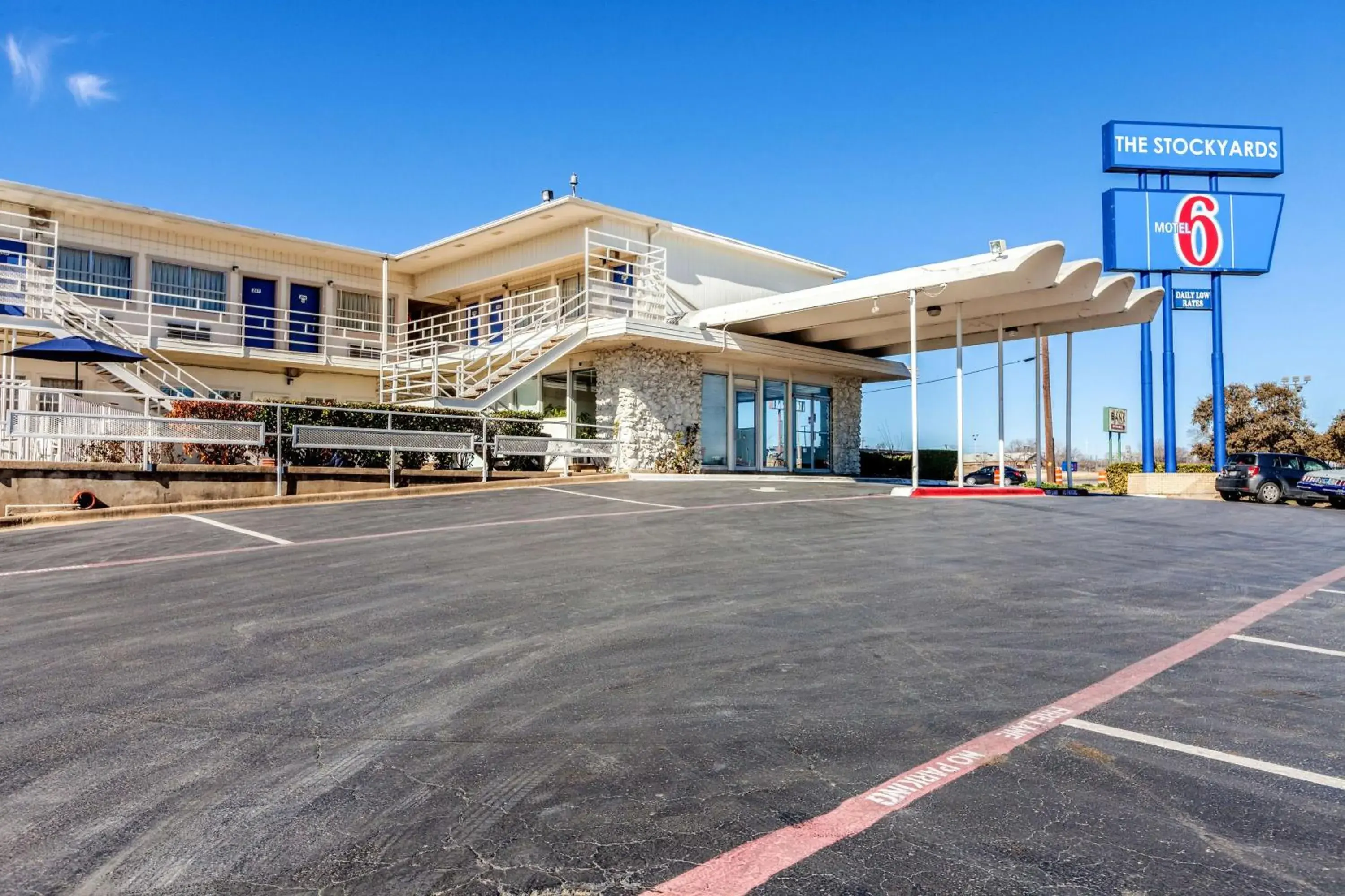 Property Building in Motel 6 Fort Worth, Tx - Stockyards