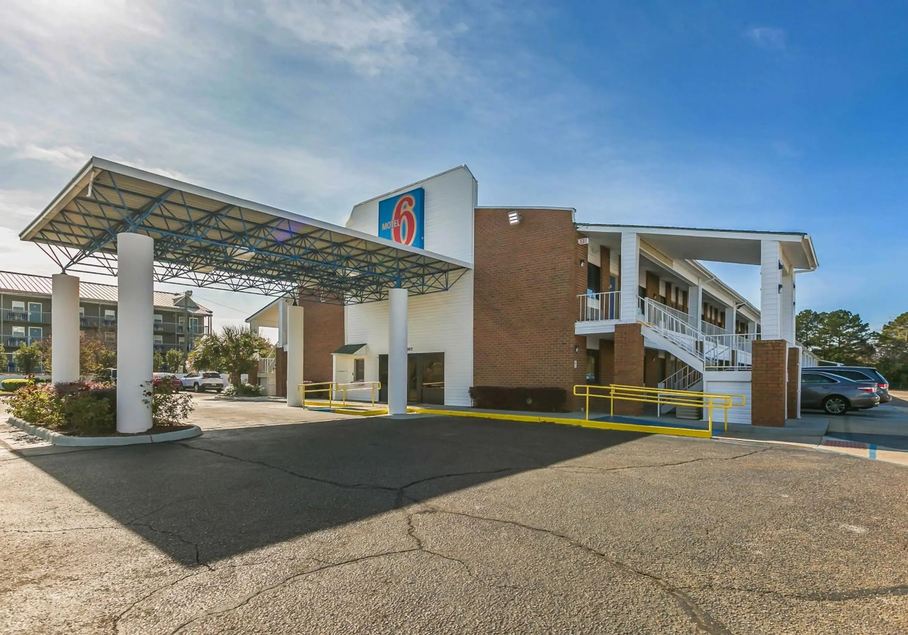 Property building in Motel 6-Dothan, AL Property building in Motel 6-Dothan, AL