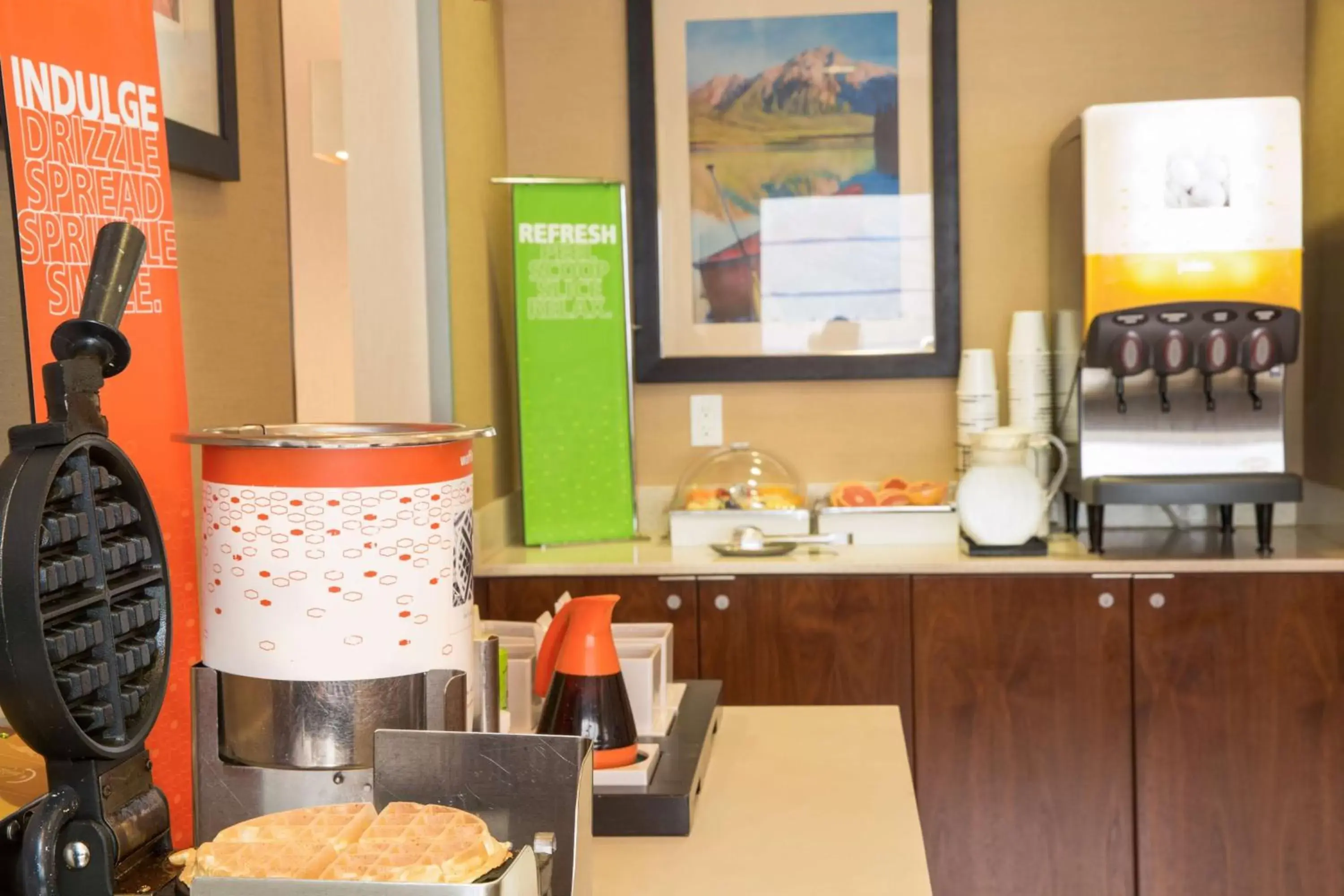Breakfast, Restaurant/Places to Eat in Hampton Inn & Suites Seattle-Downtown