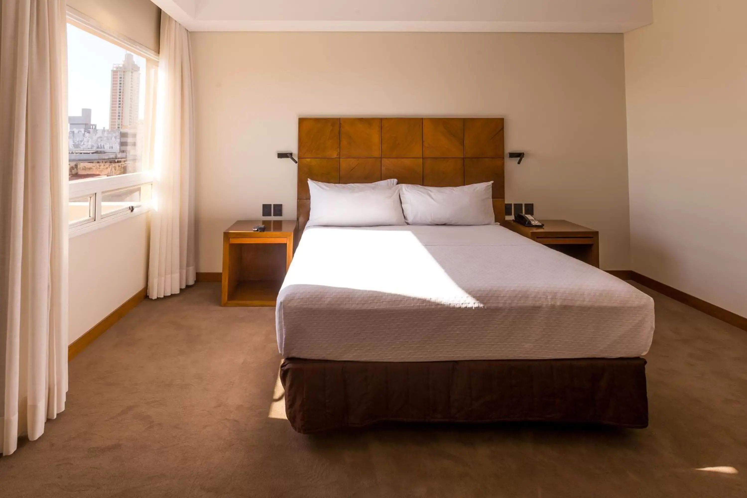 Bedroom, Bed in Crowne Plaza Asunción, an IHG Hotel