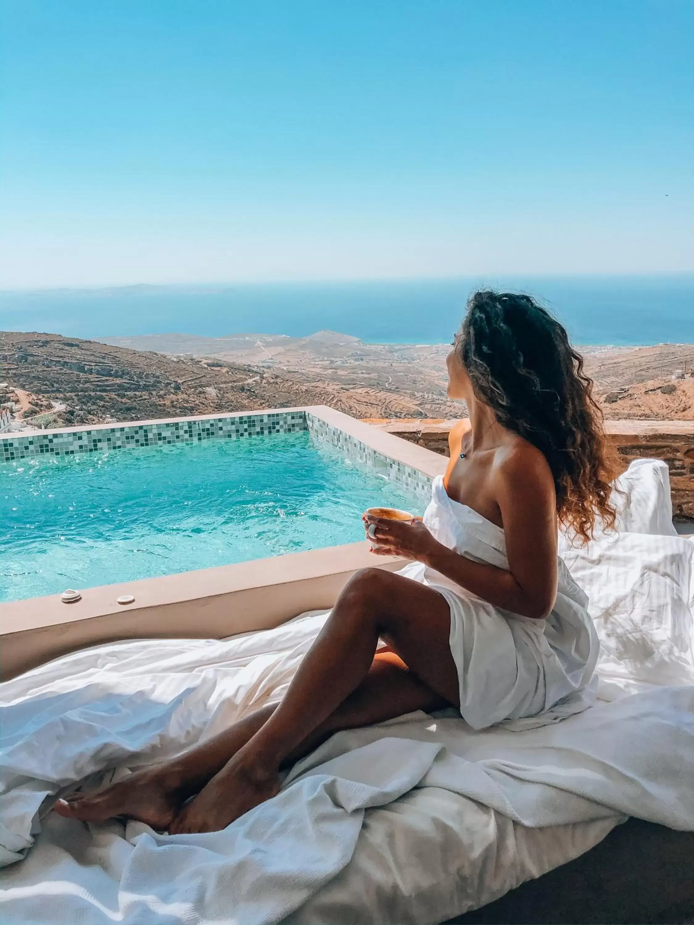 Hot Tub, Guests in Aeolis Tinos Suites