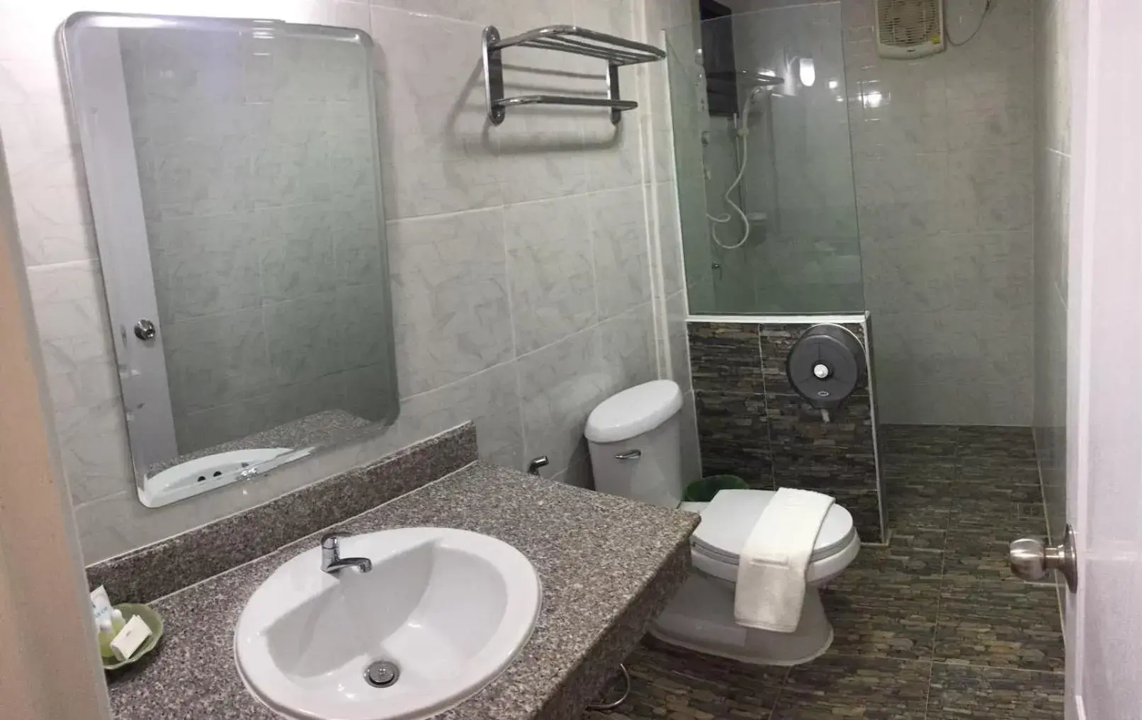 Bathroom in Gusto House (SHA Extra Plus)