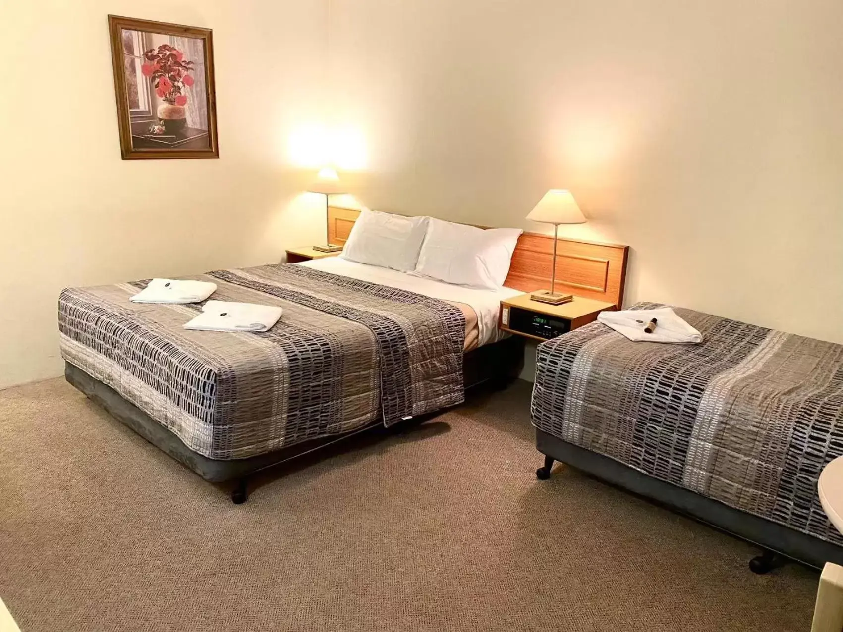 Bedroom, Bed in Gateway Motor Inn
