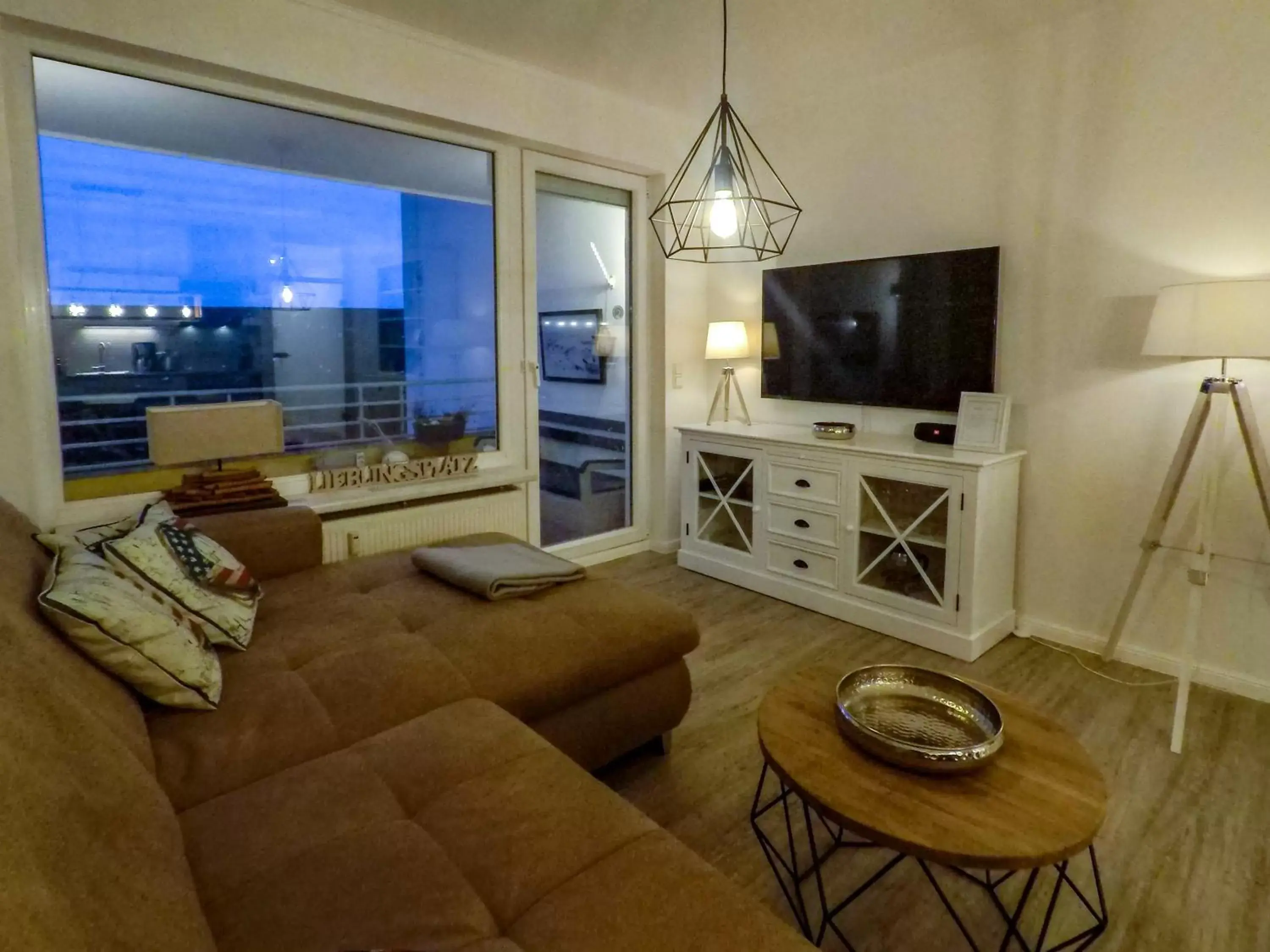 Balcony/Terrace, TV/Entertainment Center in Hotel Stadt Cuxhaven