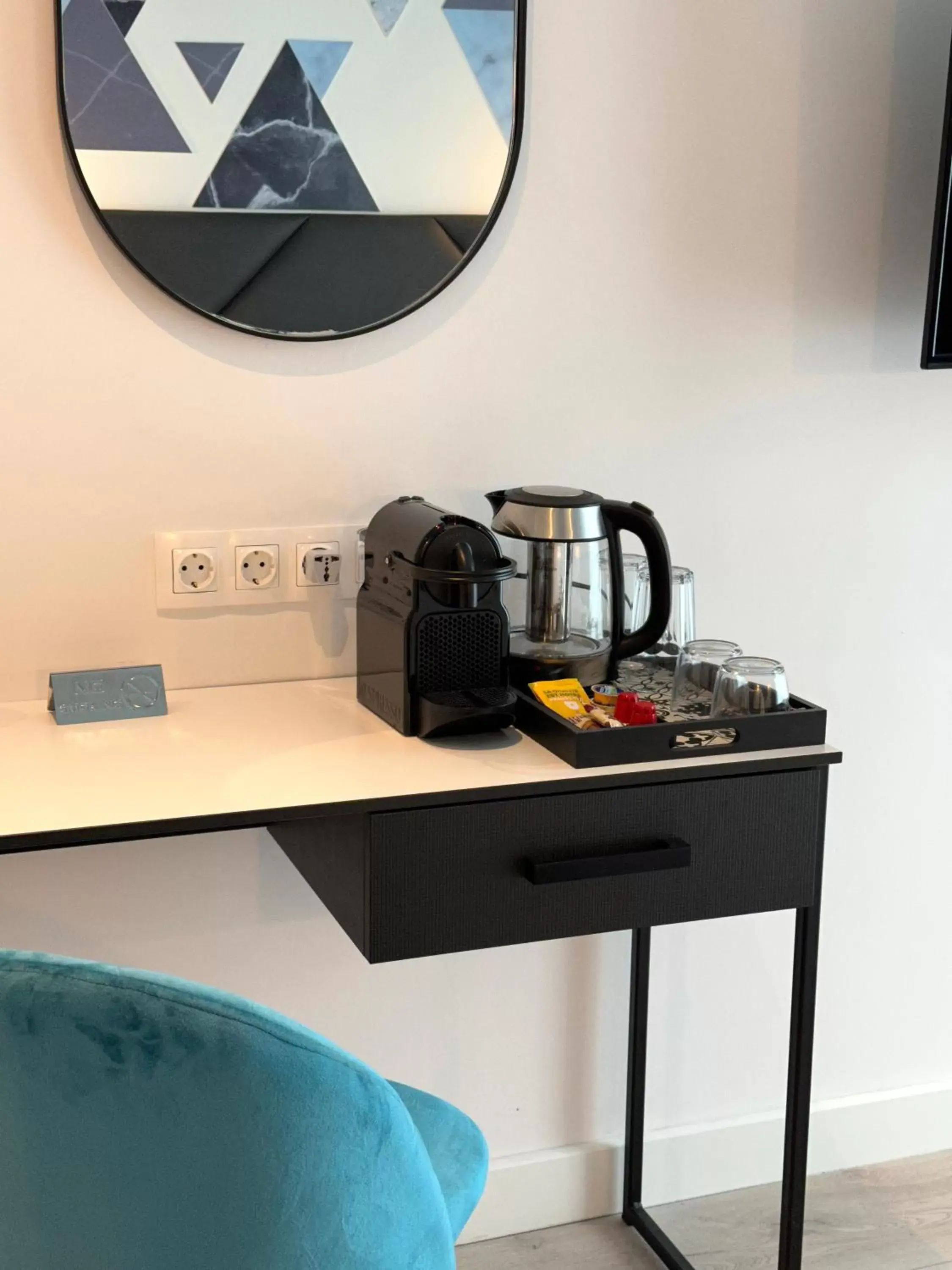 Coffee/tea facilities in Urban Elephant Suites