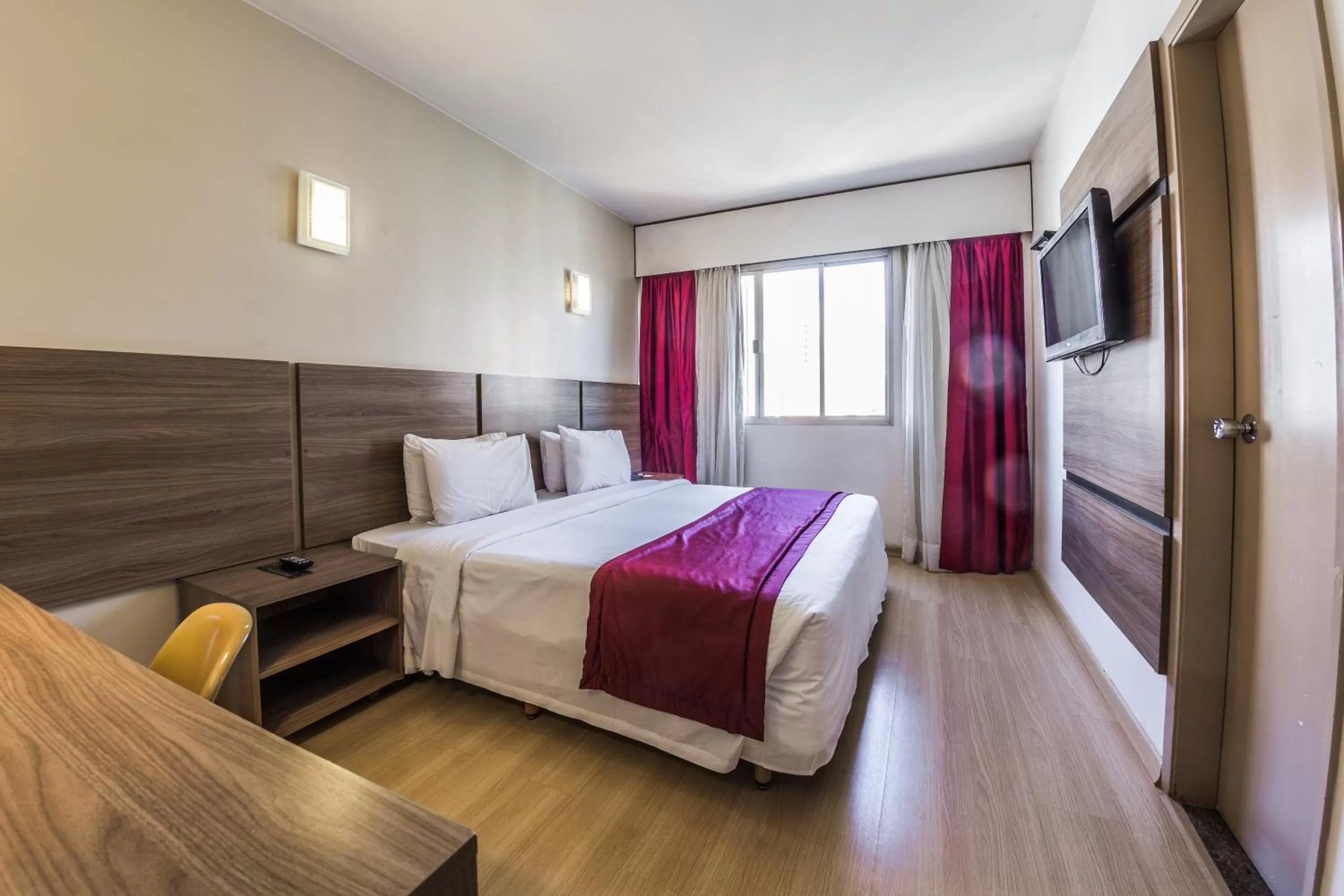 Bed in América Bittar Hotel