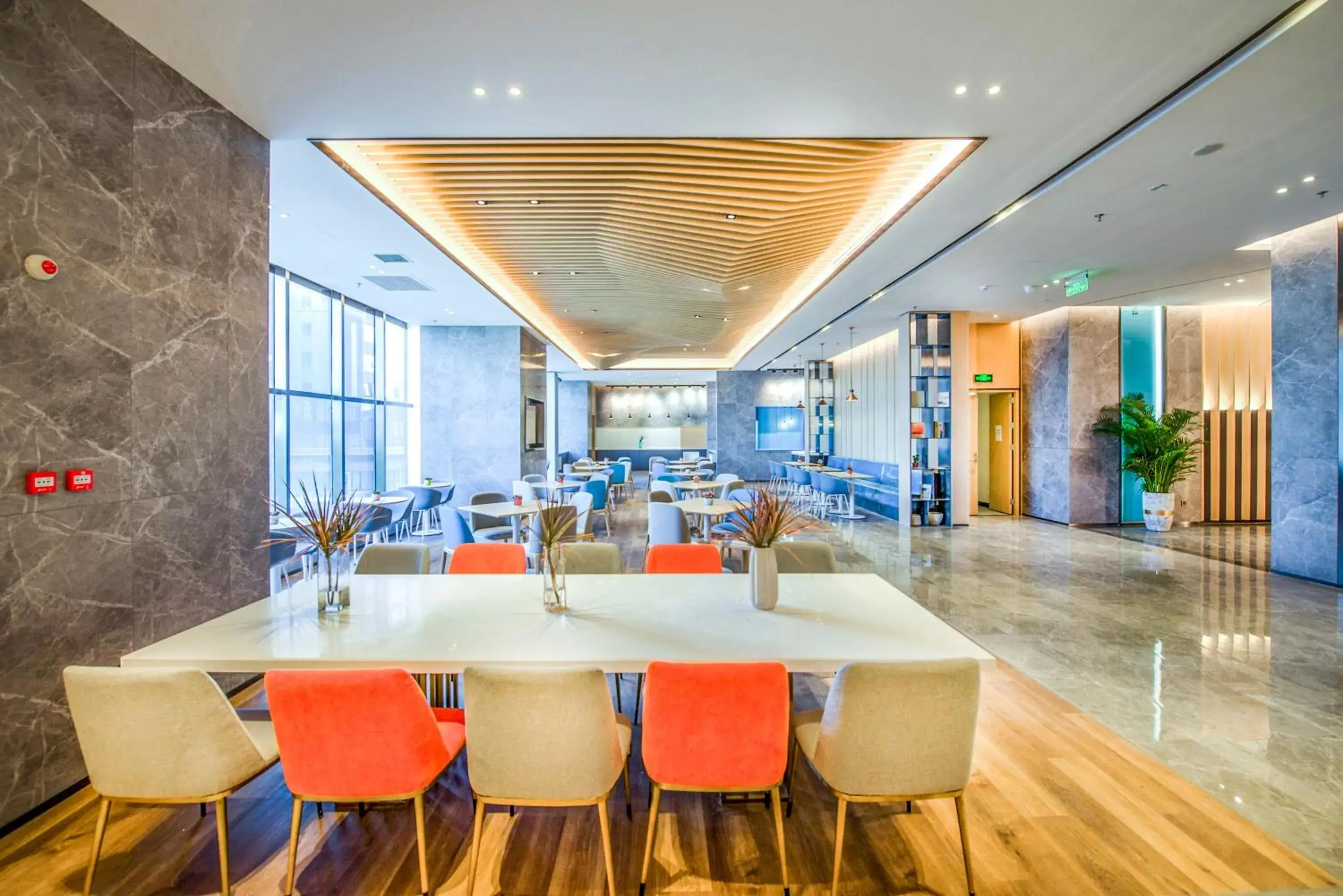 Restaurant/places to eat in Holiday Inn Express Foshan Beijiao, an IHG Hotel