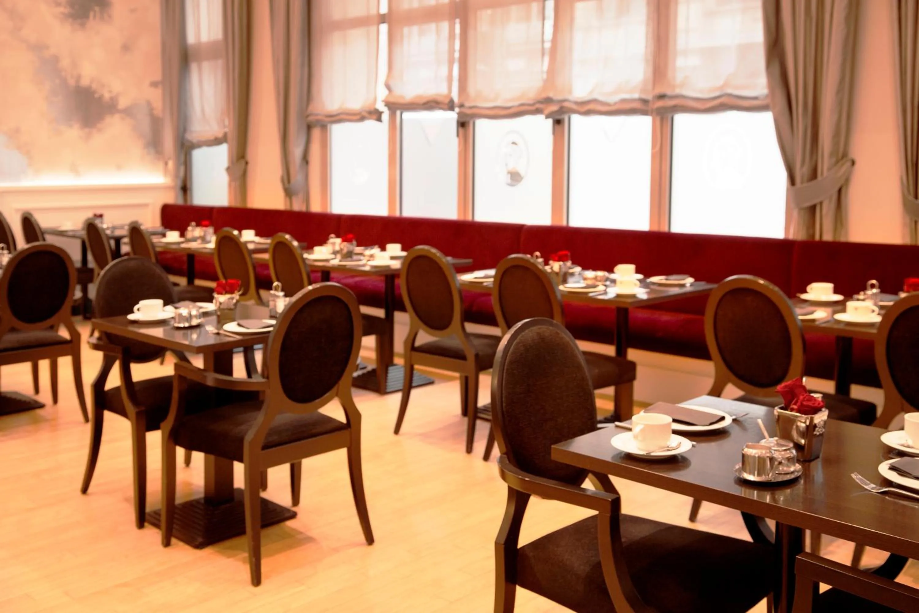 Seating area in Hotel Victoria