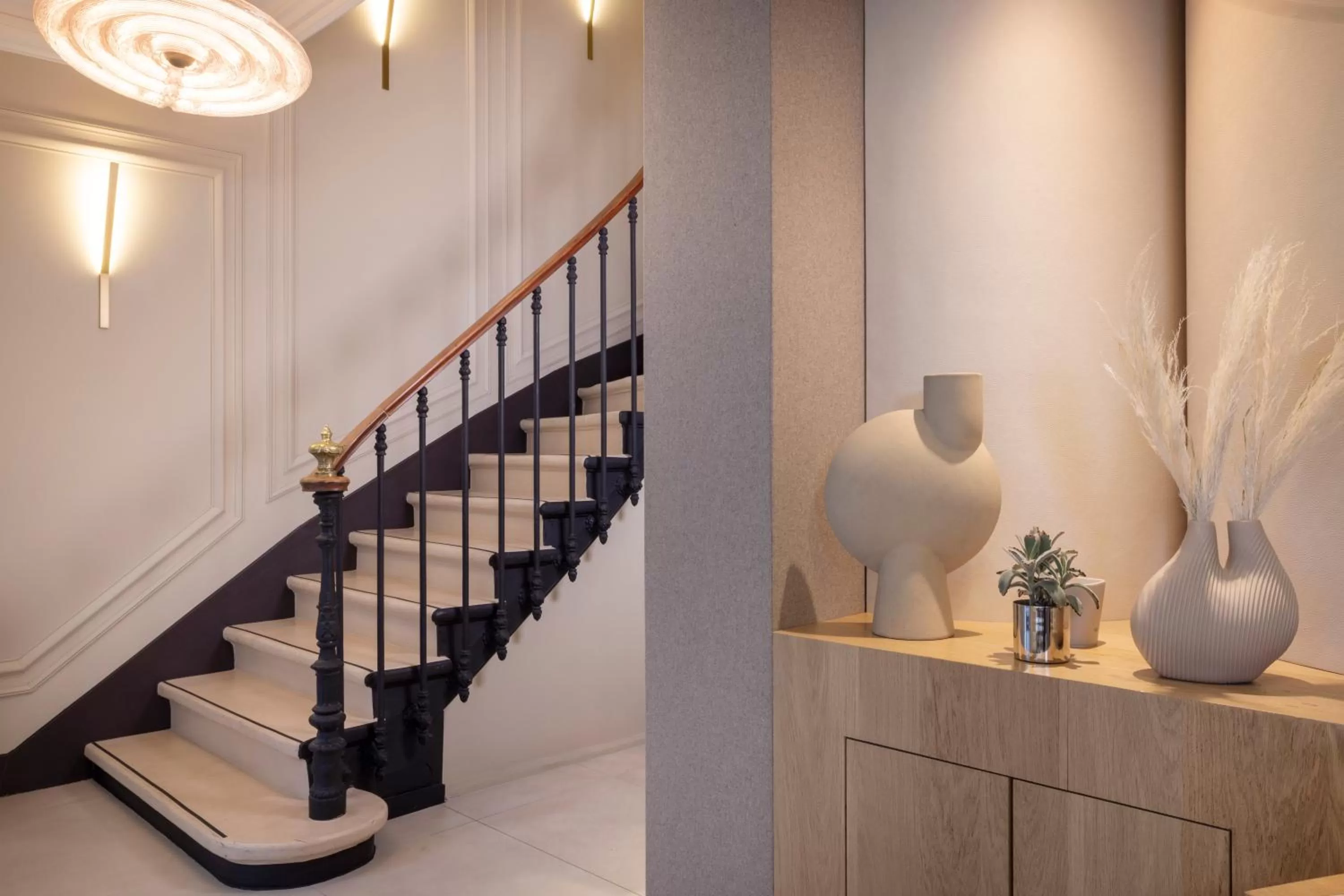 Decorative detail in Hôtel Beige