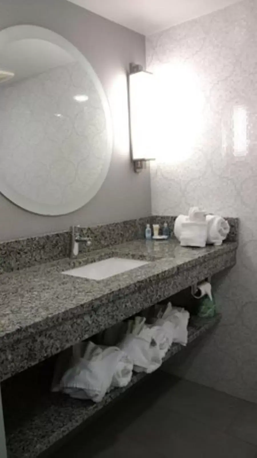 Bathroom in Comfort Inn Williamsburg Gateway