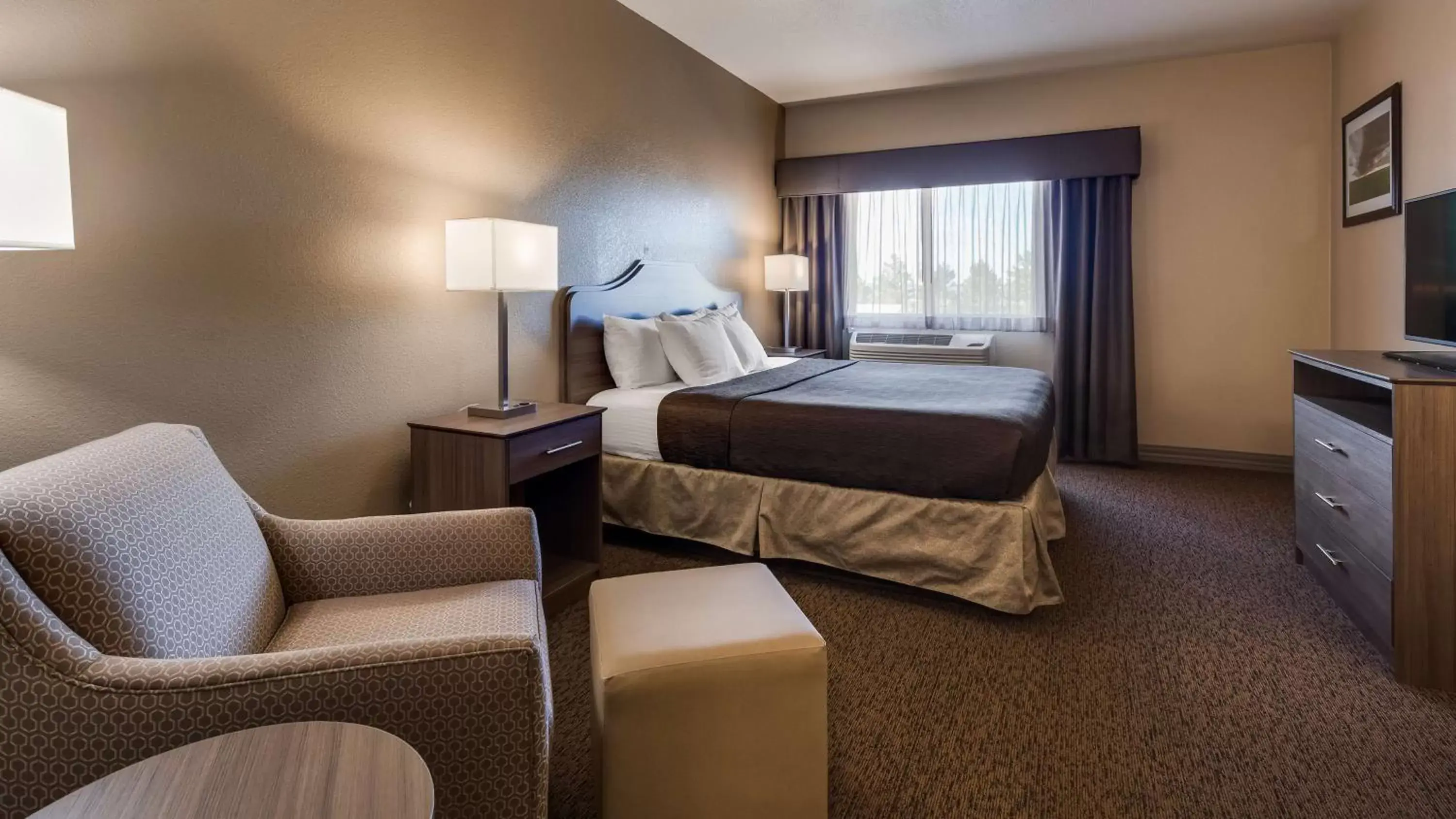 Photo of the whole room, Bed in Best Western El-Quartelejo Inn & Suites