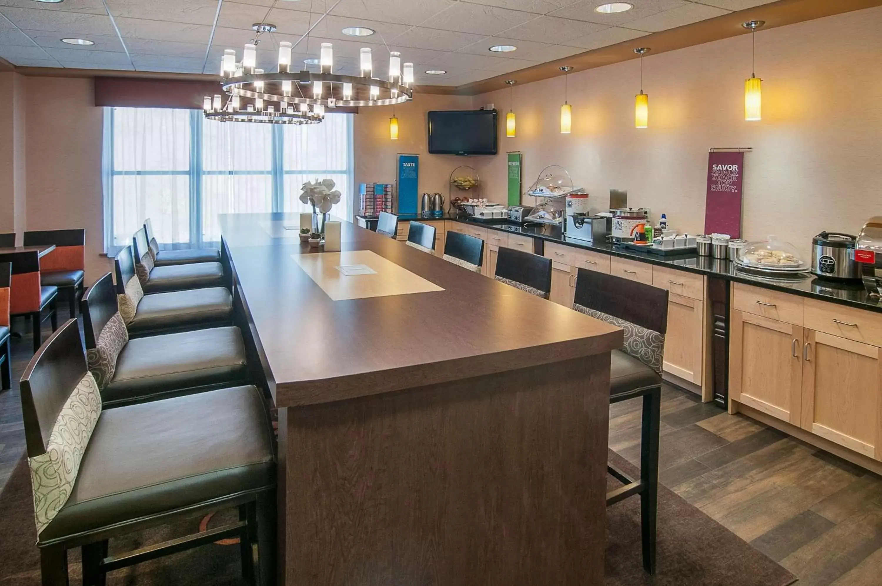 Dining area, Restaurant/Places to Eat in Hampton Inn at Tin Lizzie Gaming Resort